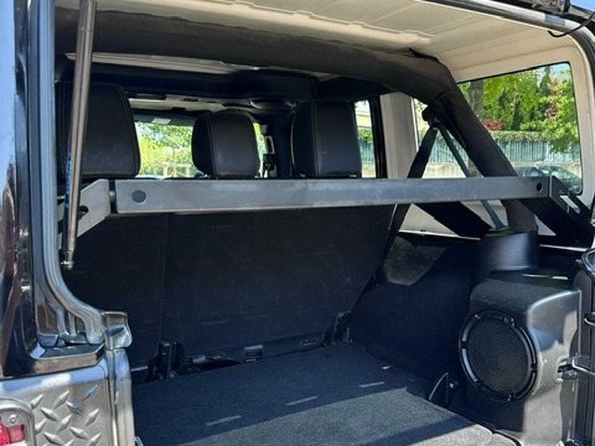 Jeep Wrangler Sahara (2013) - Photo 5