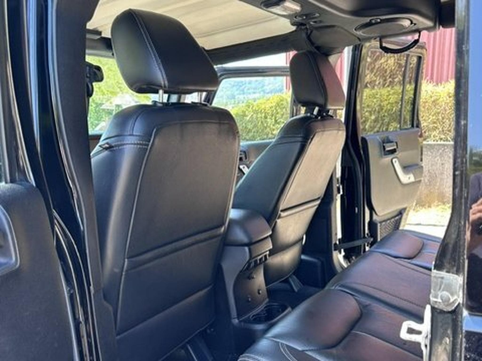 Jeep Wrangler Sahara (2013) - Photo 7