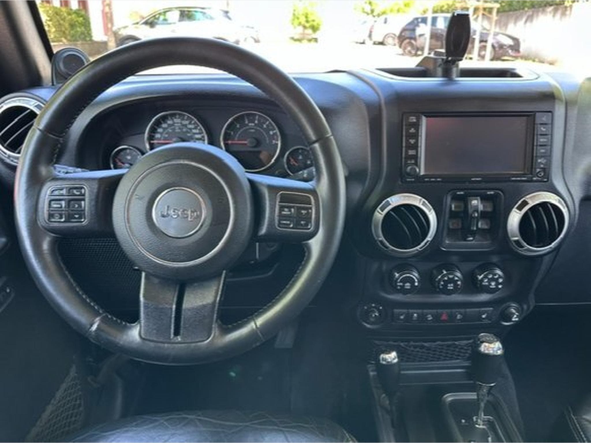Jeep Wrangler Sahara (2013) - Photo 8
