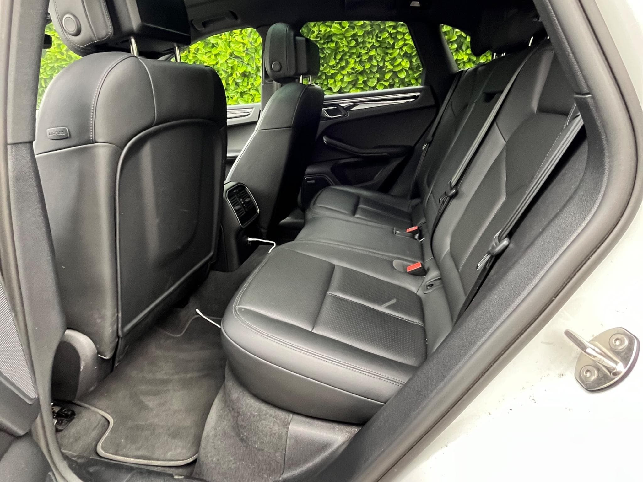 Porsche Macan S (2022) - Photo 13