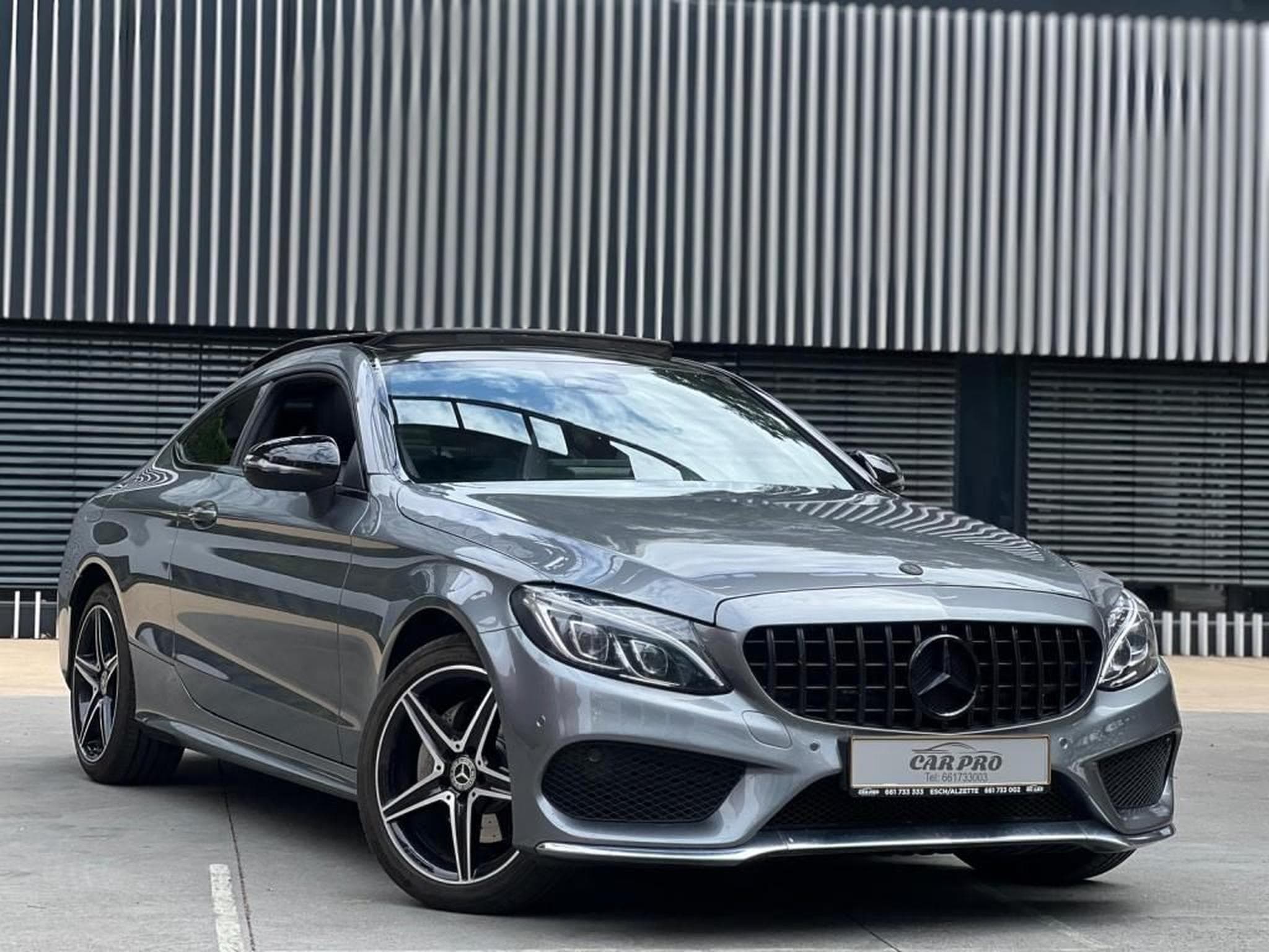 Mercedes C 220 4 MATIC / AUTOMATIQUE / TOIT OUVRANT / BOURMESTER / (2018) - Photo 2