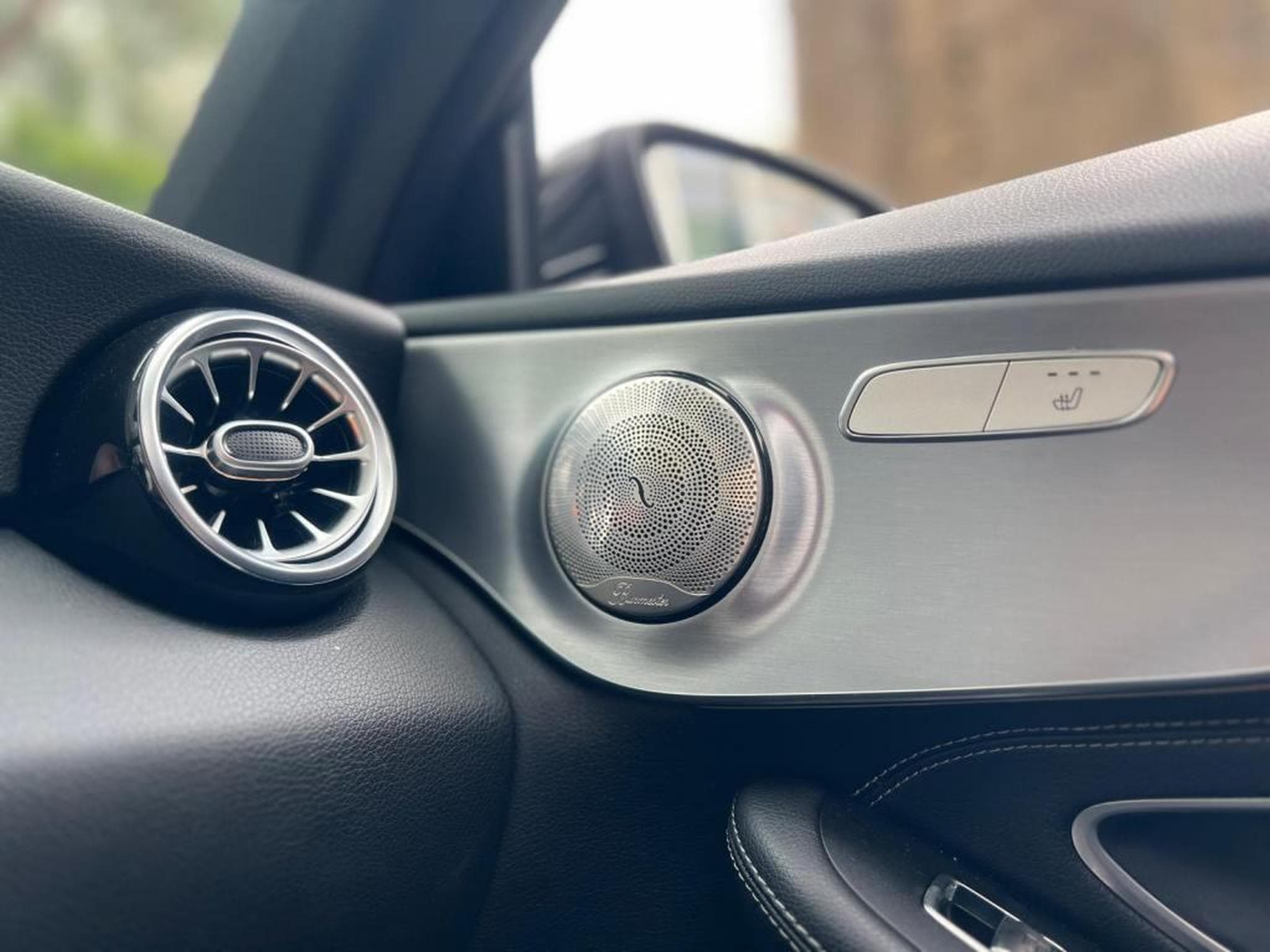Mercedes C 220 4 MATIC / AUTOMATIQUE / TOIT OUVRANT / BOURMESTER / (2018) - Photo 17