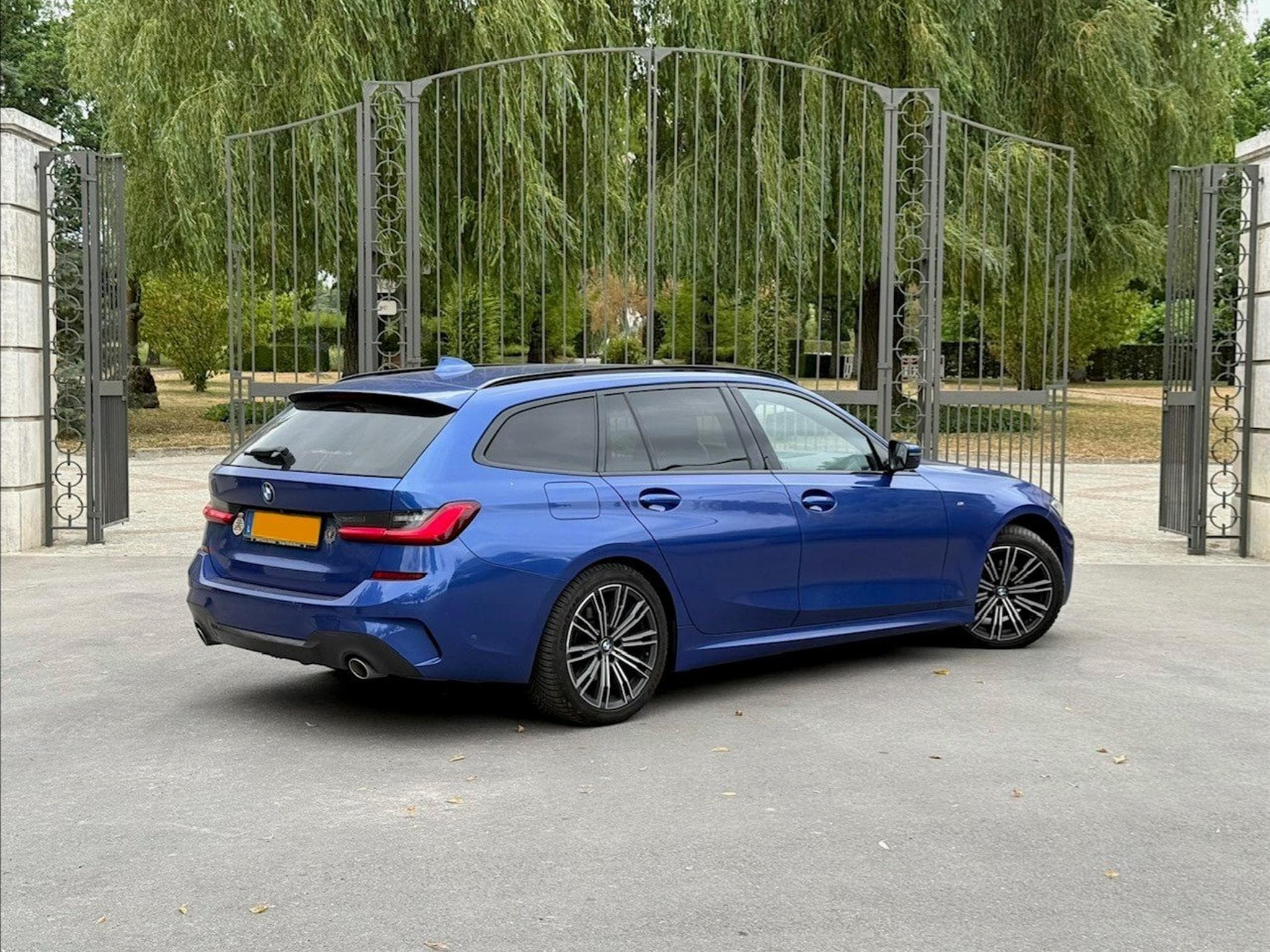 BMW 318 318dA Touring 2.0L Pack M *AHK*Full BMW* (2020) - Photo 2