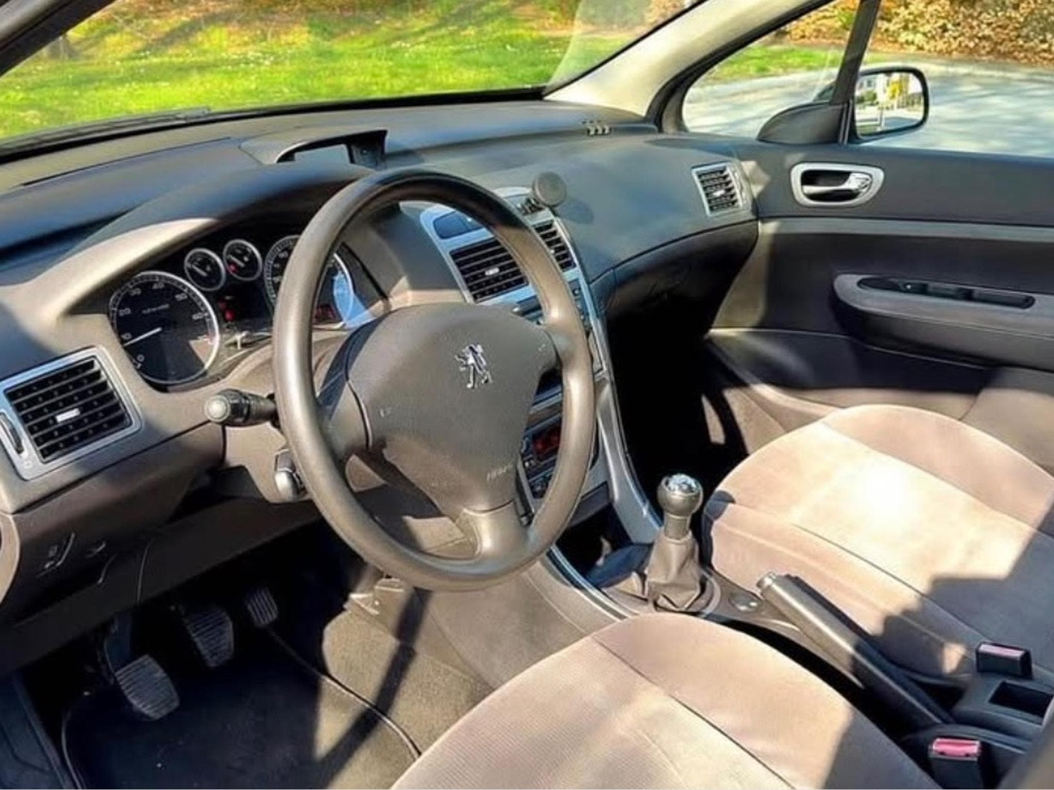 Peugeot 307 (2004) - Photo 2