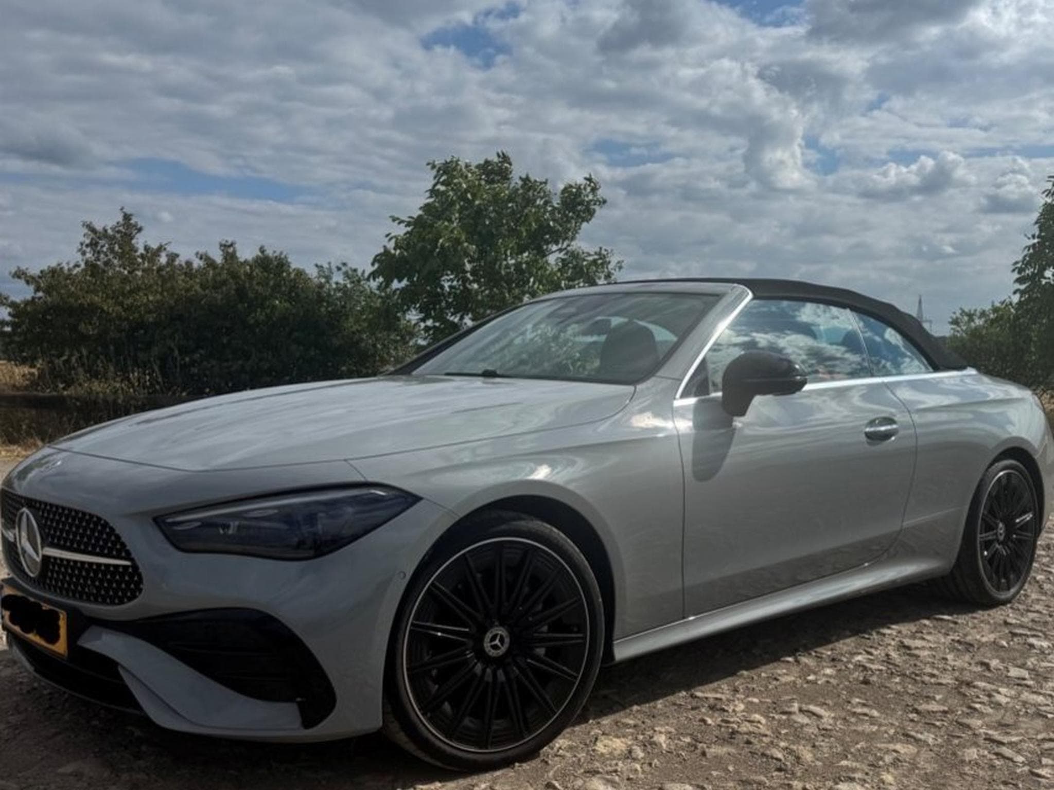 Mercedes CLE 300 4MATIC Cabriolet AMG Line (2025) - Photo 2