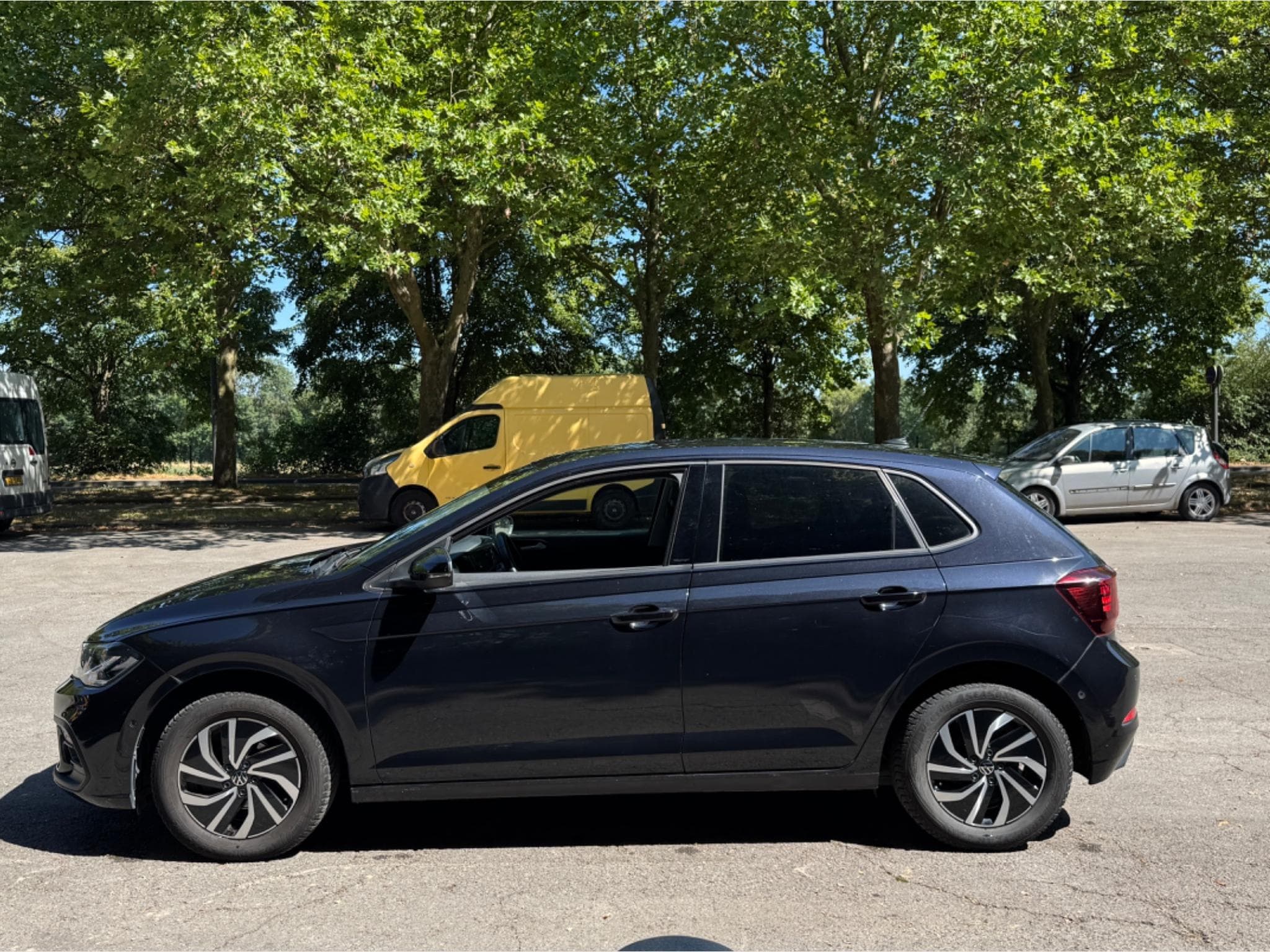 VW Polo Life (2023) - Photo 2