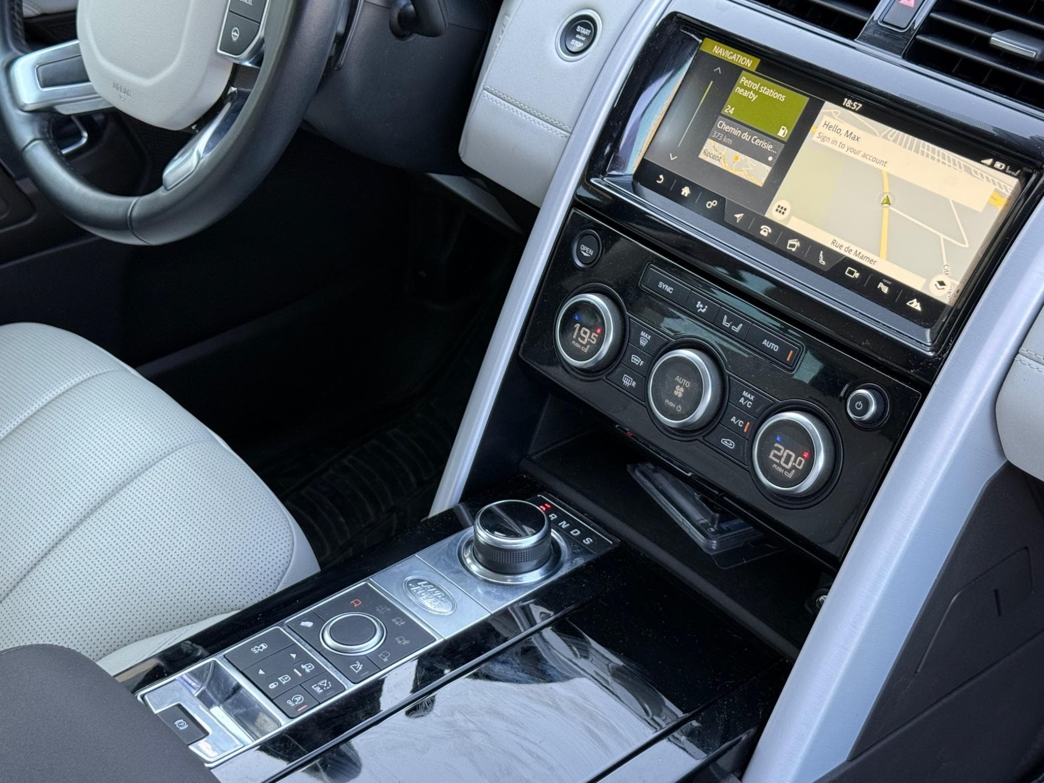 Land-Rover Discovery 3.0 Td6 HSE (2018) - Photo 7