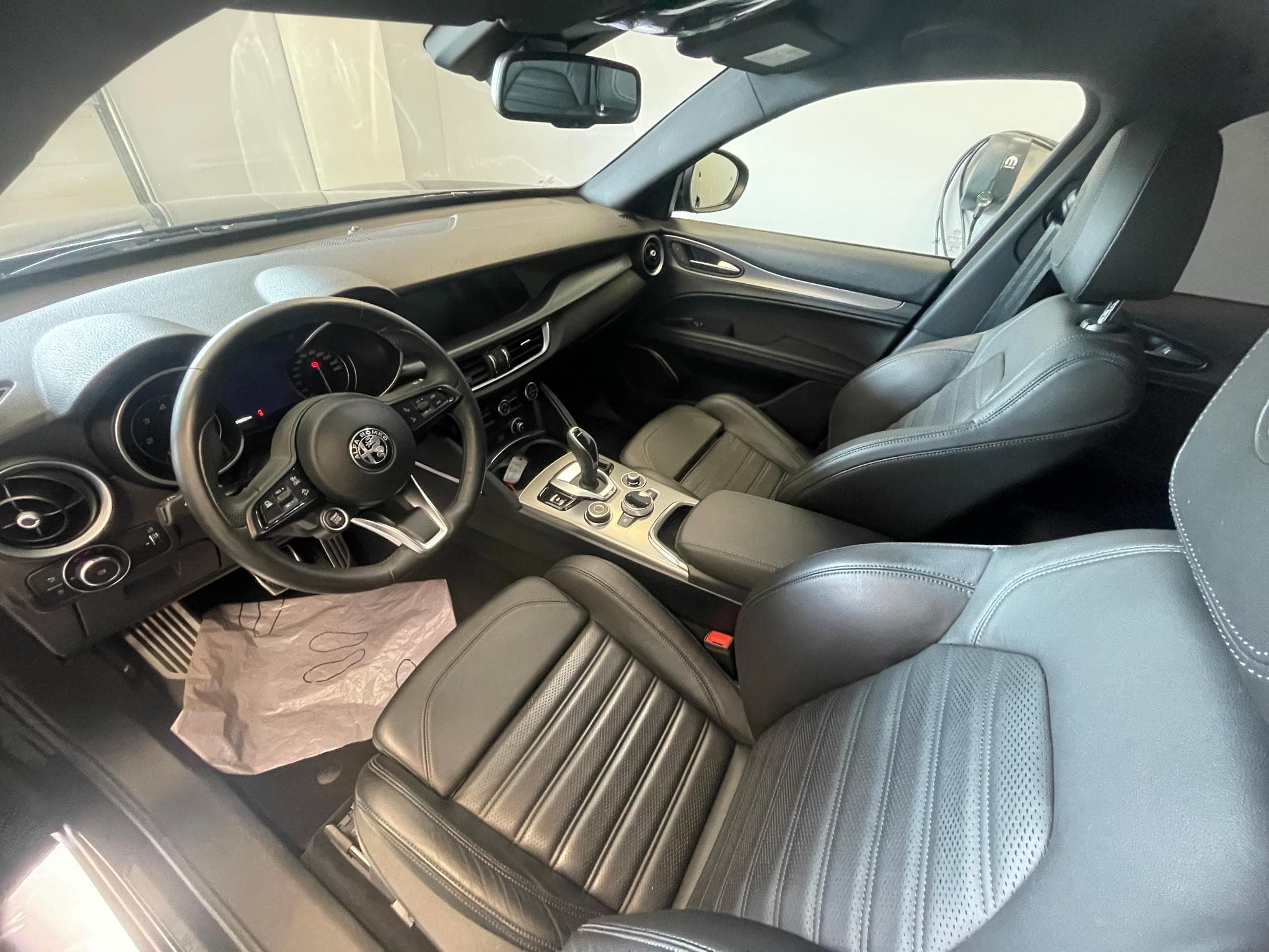 Alfa-Romeo Stelvio Sprint (2020) - Photo 3