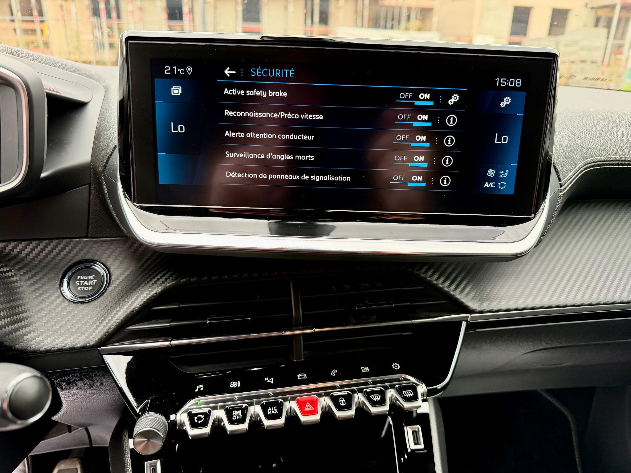 Peugeot 2008 1.2 PureTech 130 GT-Line NAVI/CAM/LED (2020) - Photo 15
