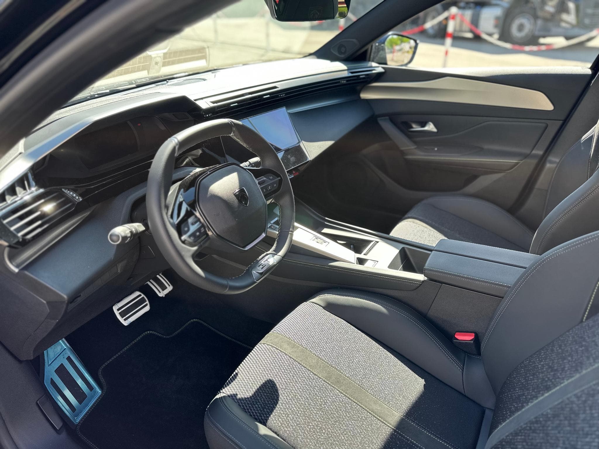 Peugeot 308 GT-LINE 130 CV (2025) - Photo 4
