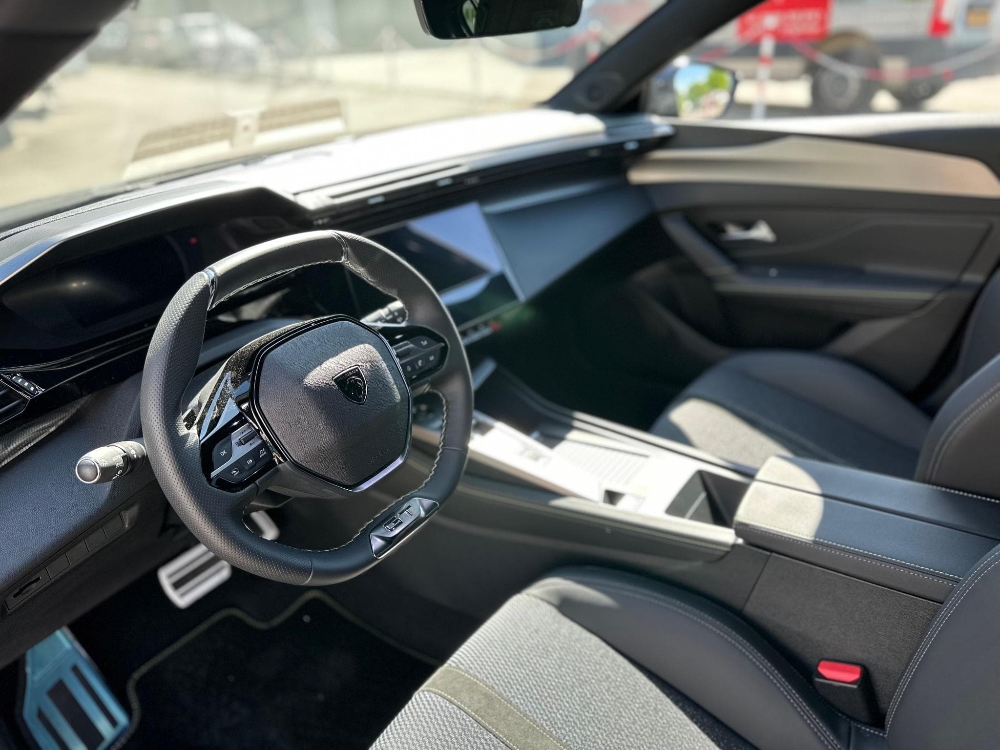 Peugeot 308 GT-LINE 130 CV (2025) - Photo 6