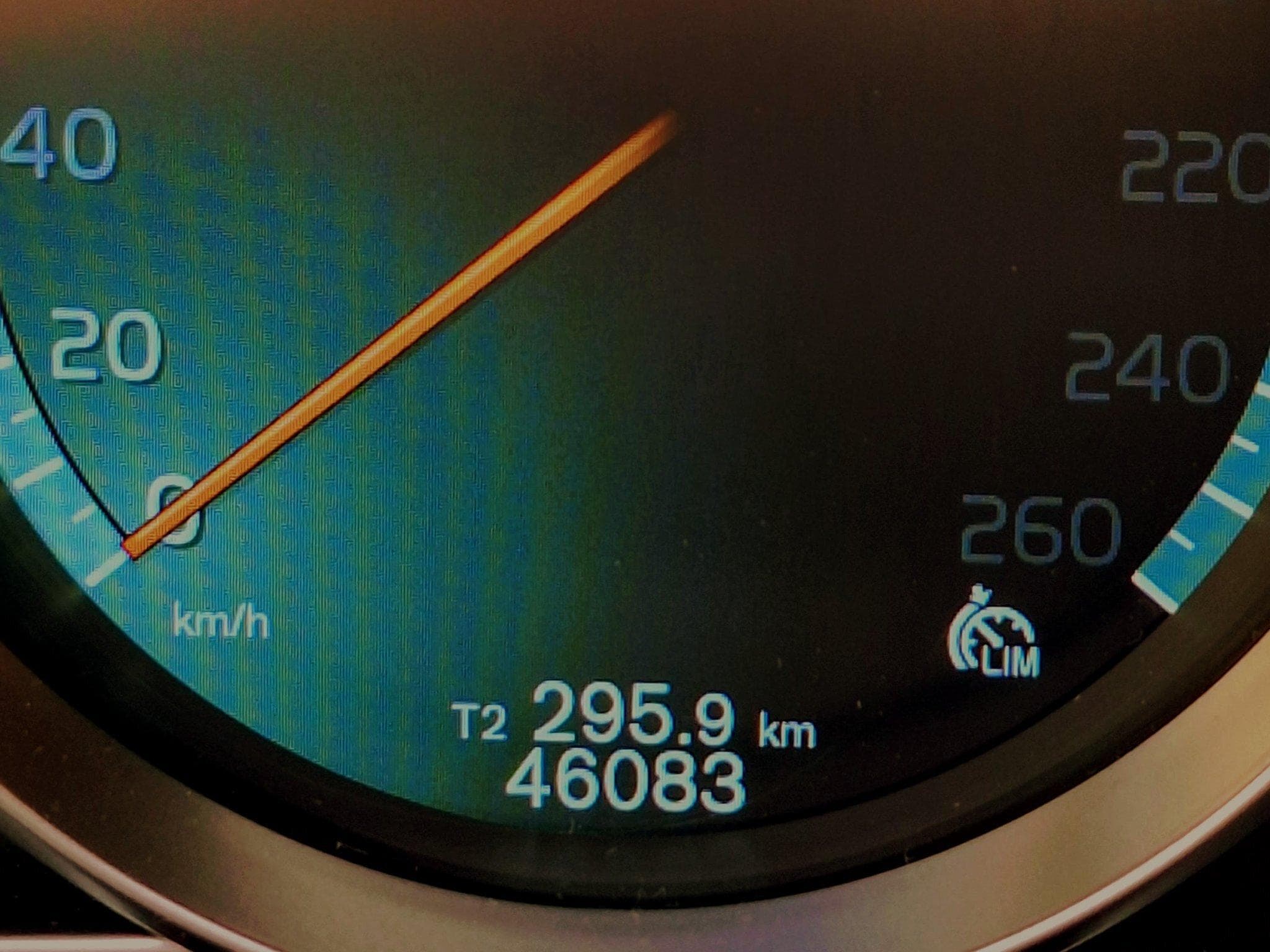 Volvo V40 T2 Momentum (1.6, 4-cylinder, 6-speed) (2013) - Photo 10