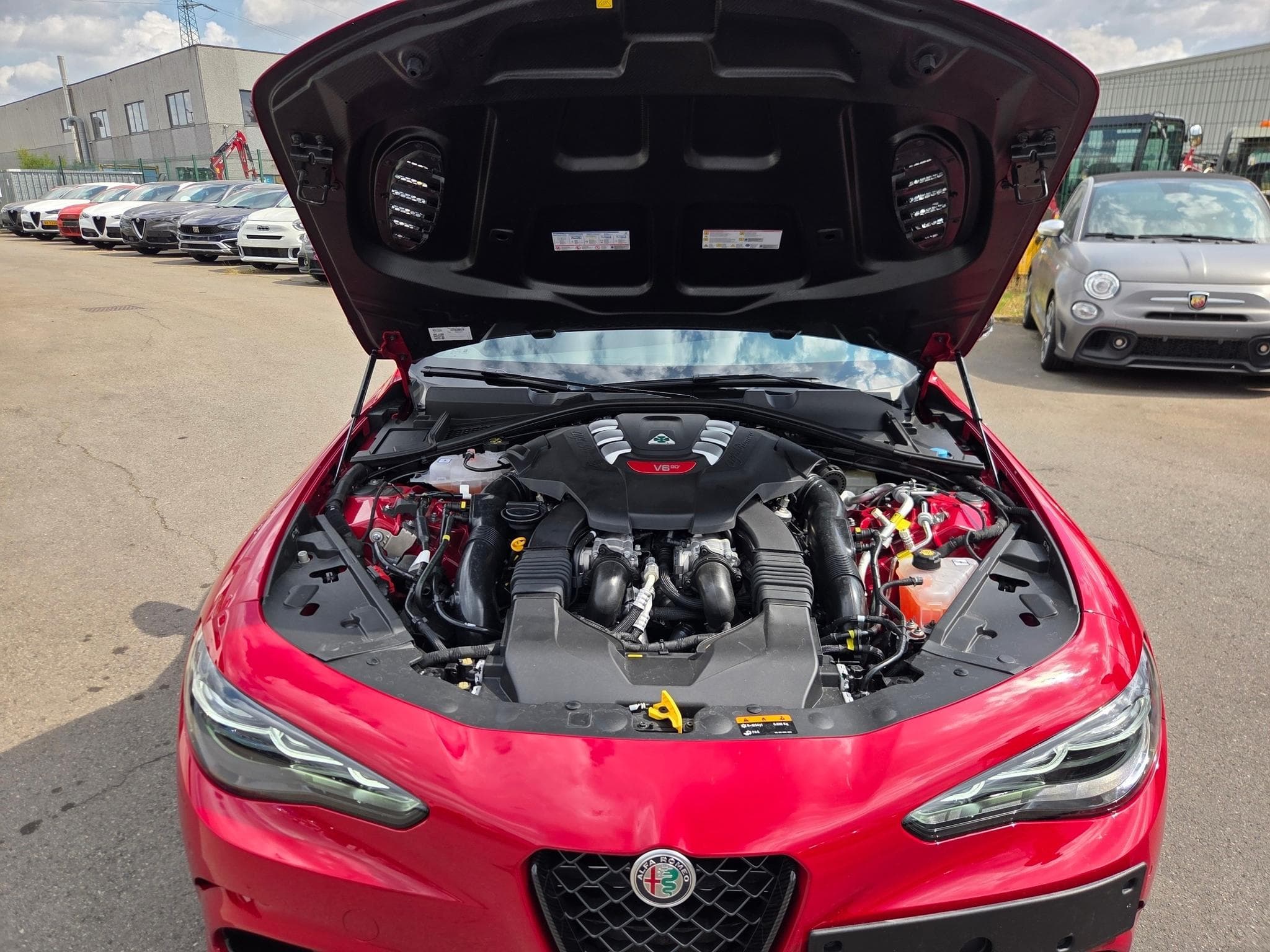 Alfa-Romeo Giulia QUADRIFOGLIO 2.9 V6 BI-TURBO 520 AT8 (2024) - Photo 14