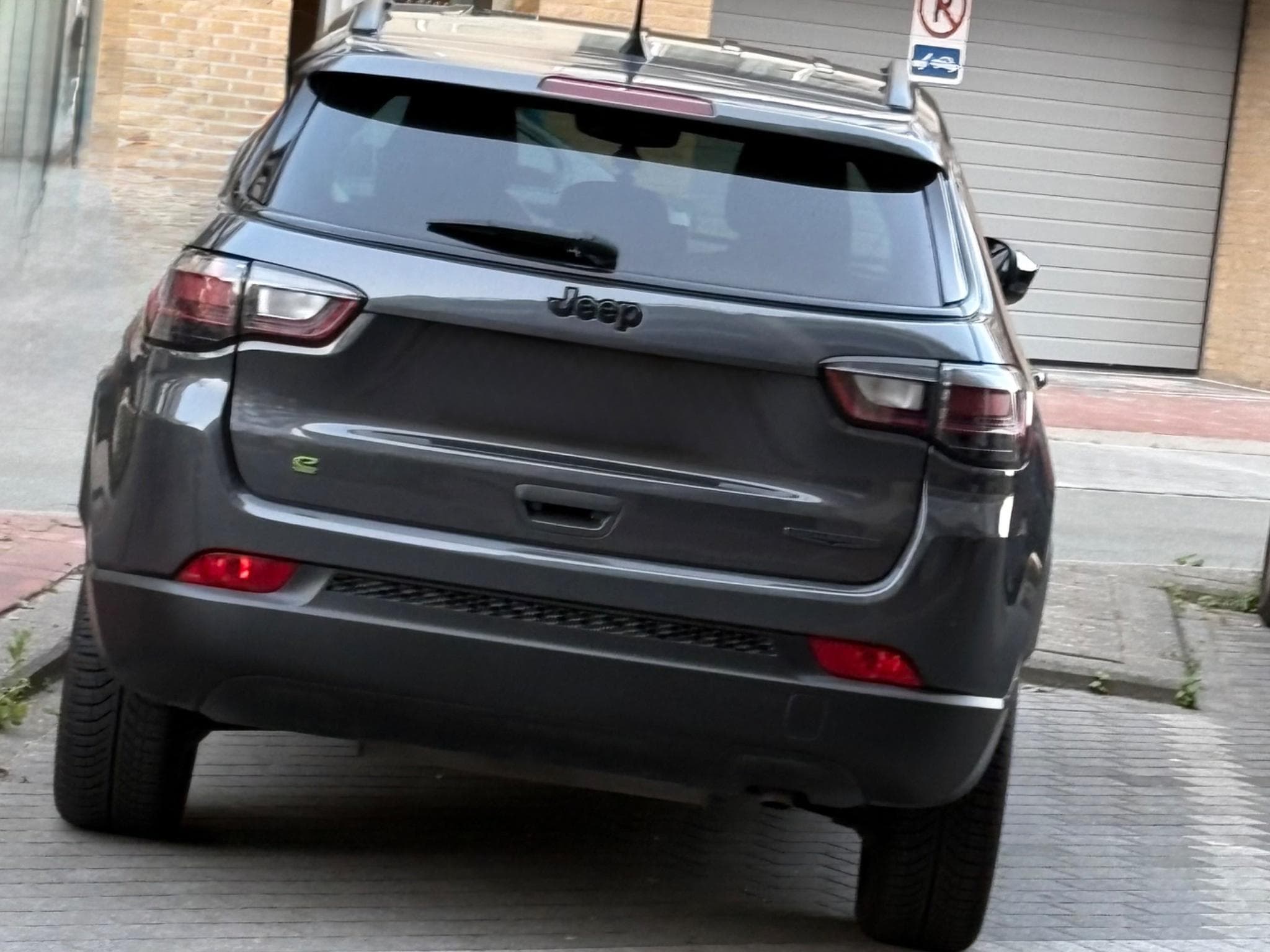 Jeep Compass Night Eagle (2023) - Photo 2