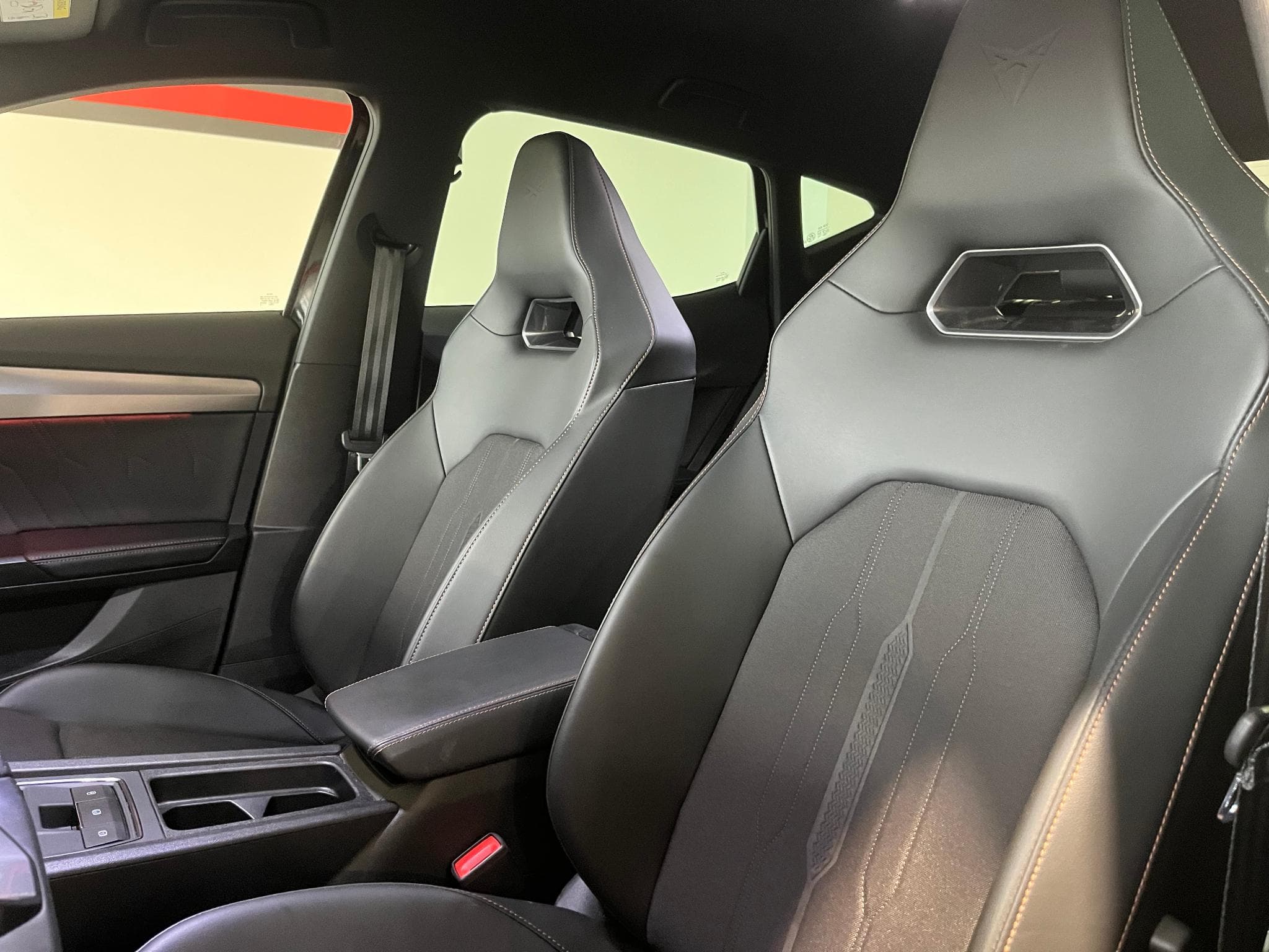Cupra Formentor 245 VZ E-Hybrid PHEV DSG CAMERA/CARPLAY/ACC (2022) - Photo 13