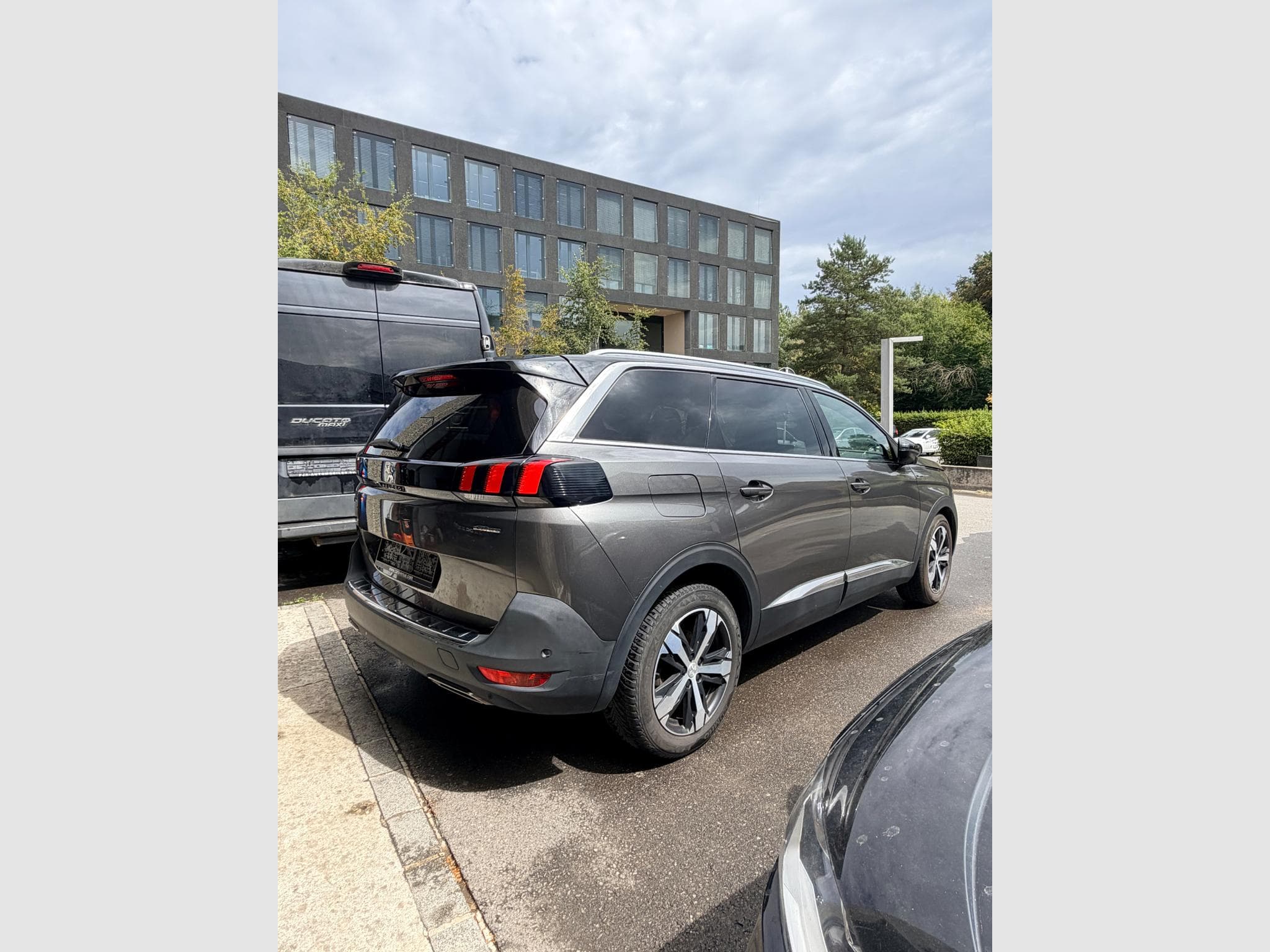 Peugeot 5008 2.0 HDI EAT8 179 ps GTline 7 place (2018) - Photo 3