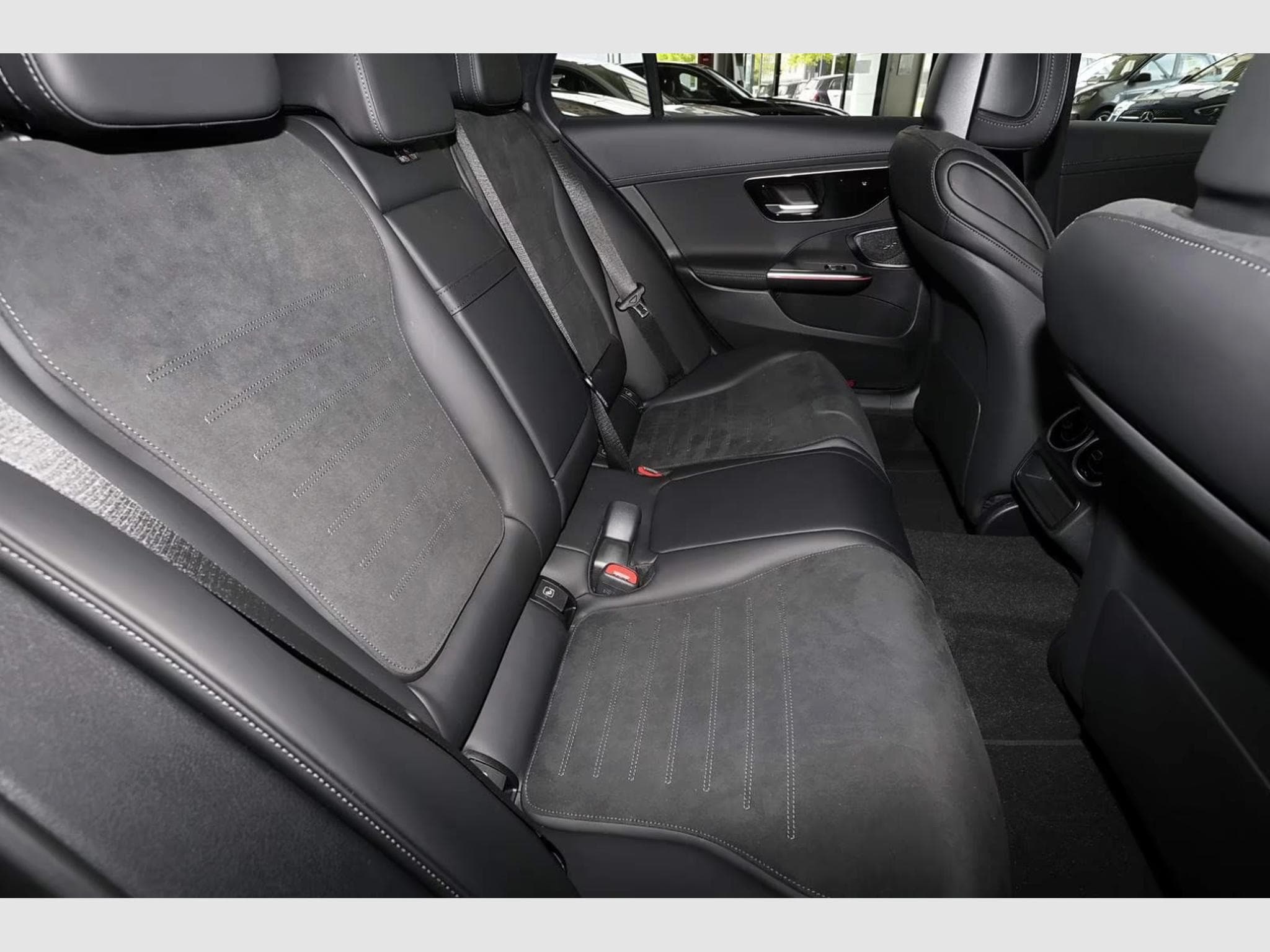 Mercedes C 200 d T AMG MBUX+LED+Pano+360° (2025) - Photo 9