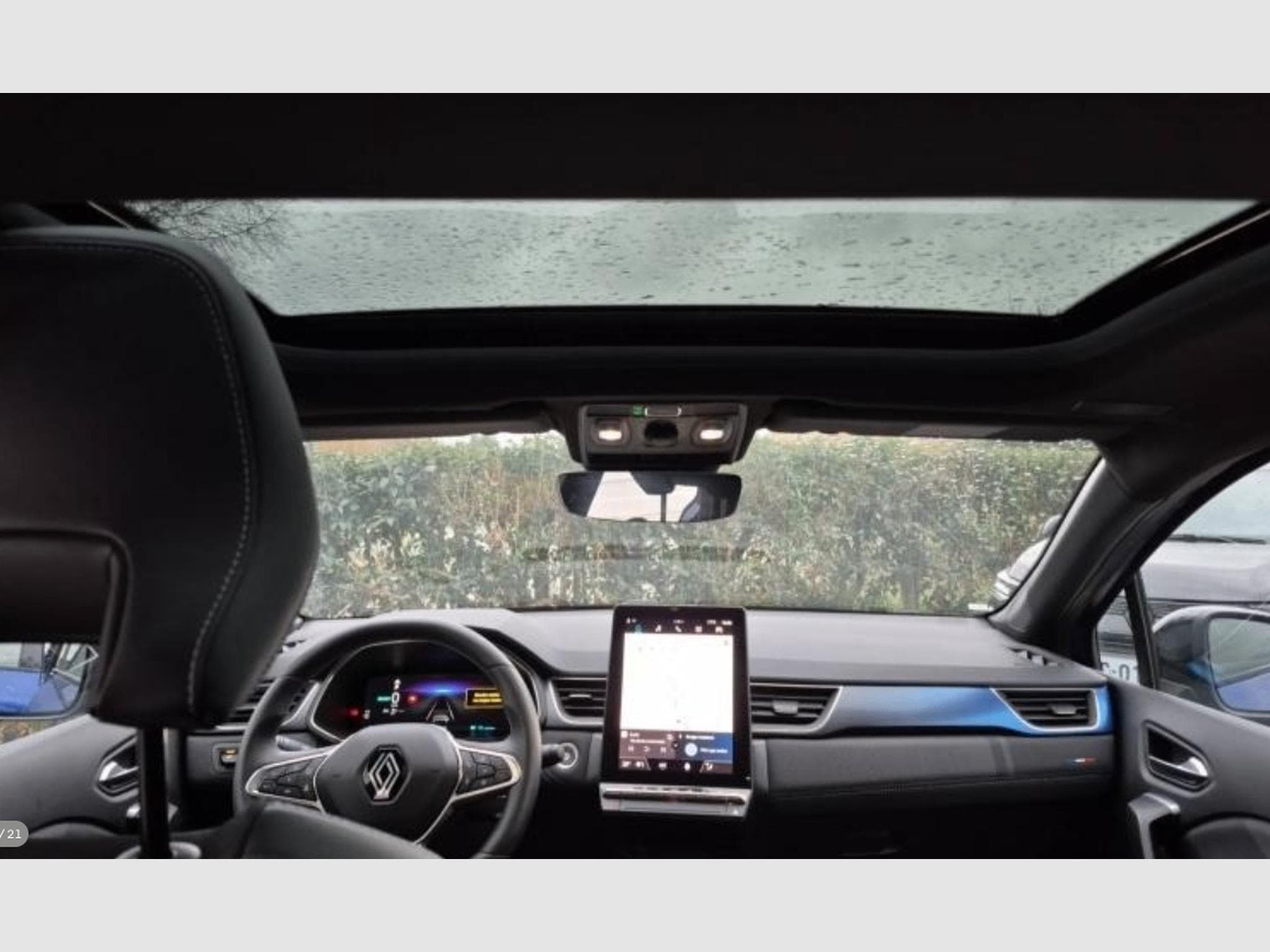 Renault Captur esprit Alpine - E-Tech full hybrid 145 ch (2025) - Photo 9