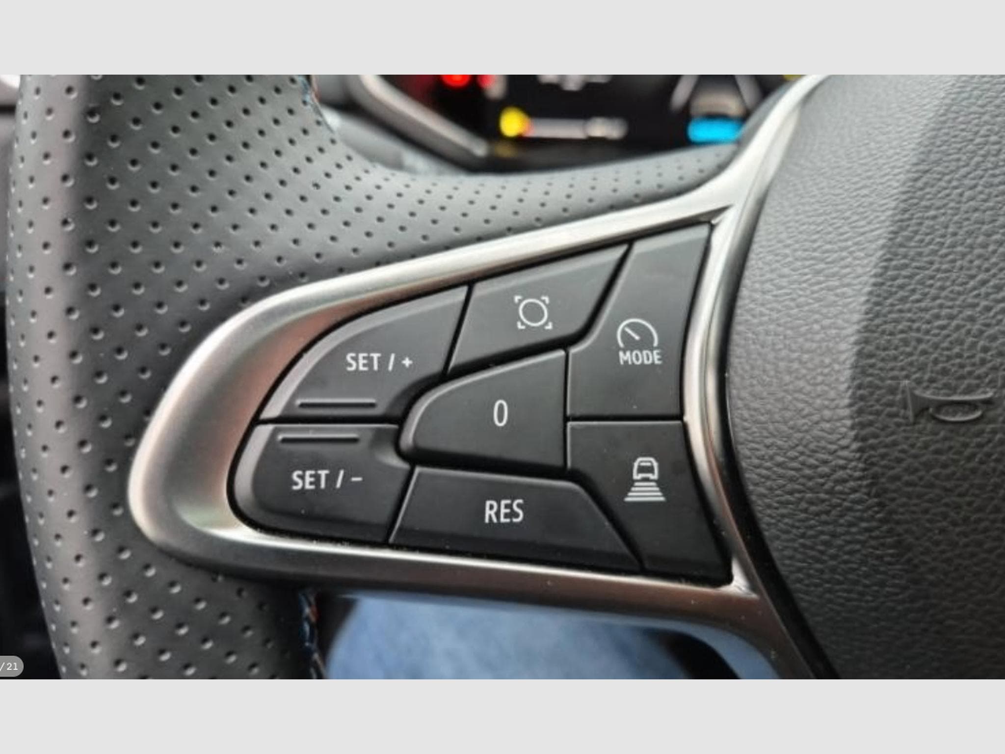 Renault Captur esprit Alpine - E-Tech full hybrid 145 ch (2025) - Photo 14