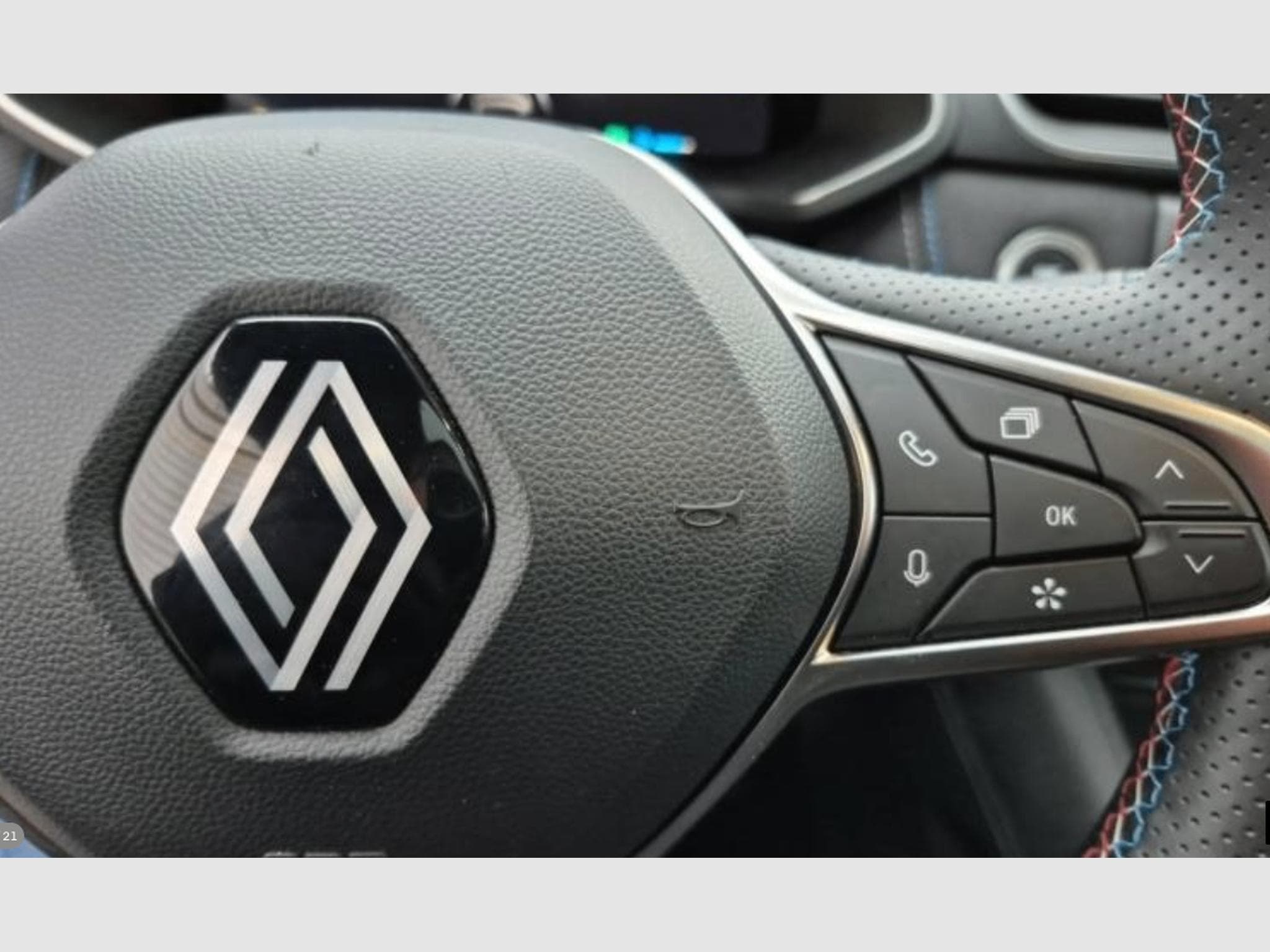 Renault Captur esprit Alpine - E-Tech full hybrid 145 ch (2025) - Photo 15