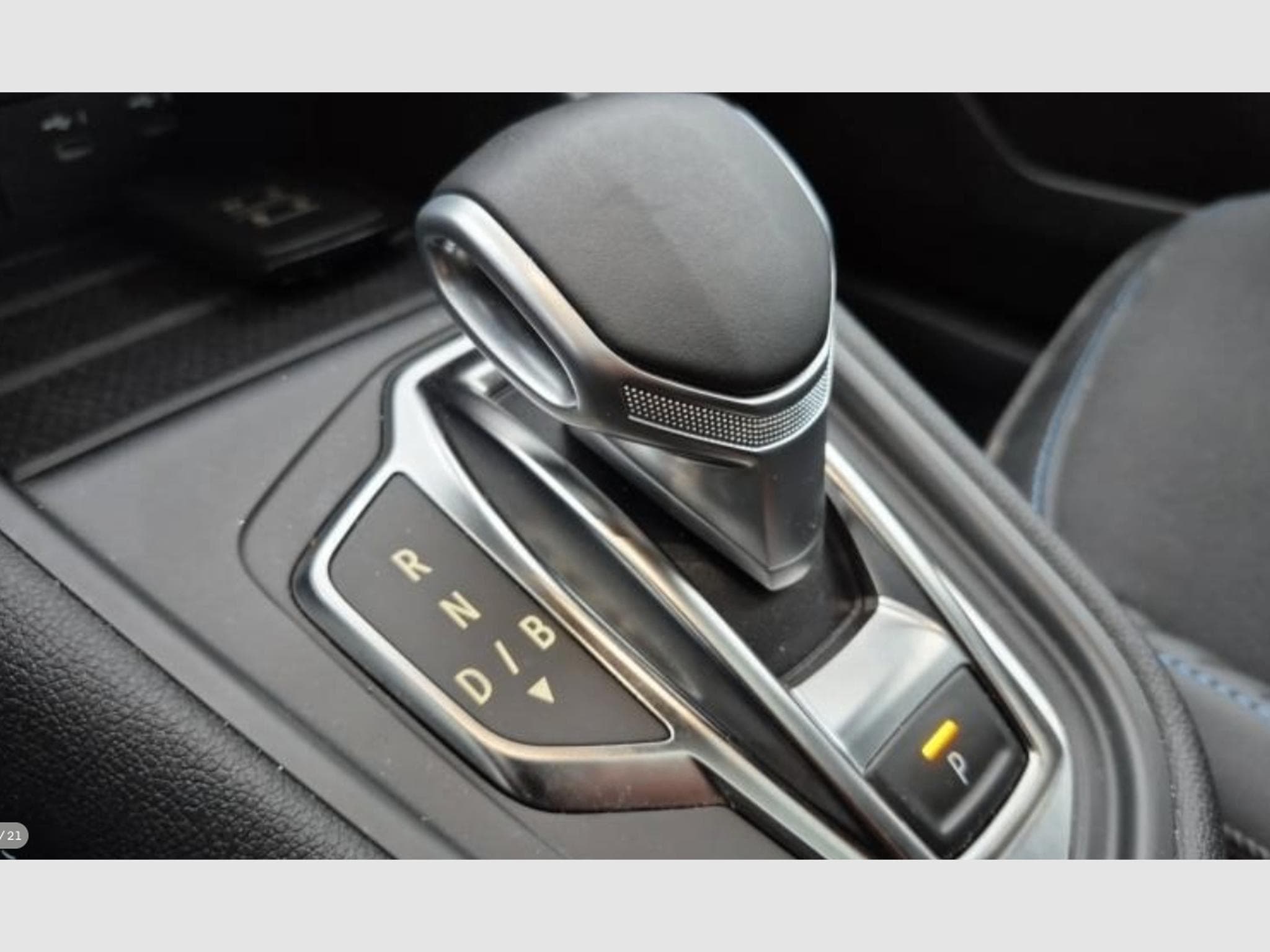 Renault Captur esprit Alpine - E-Tech full hybrid 145 ch (2025) - Photo 12