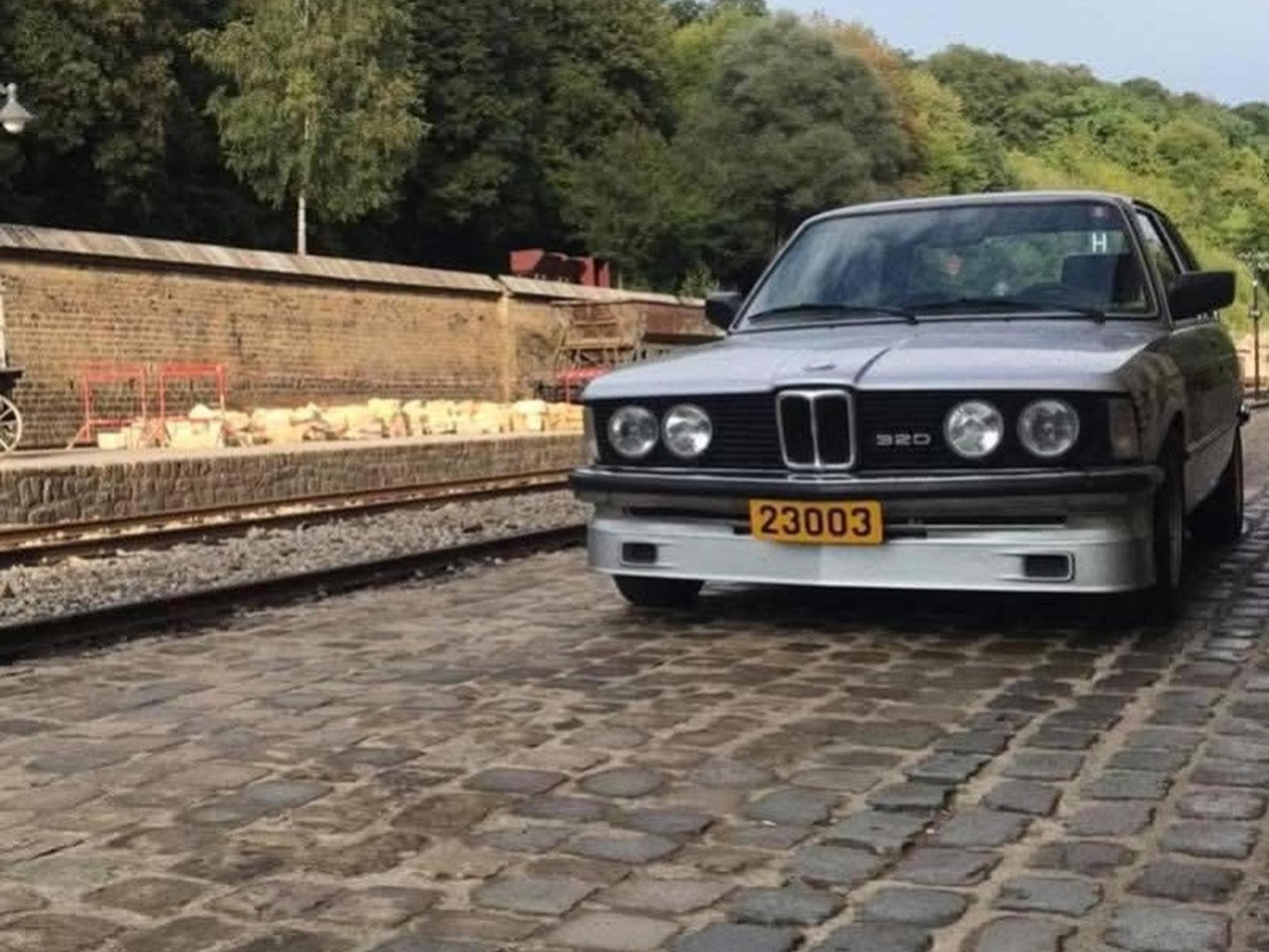 BMW 323 (1981) - Photo 2