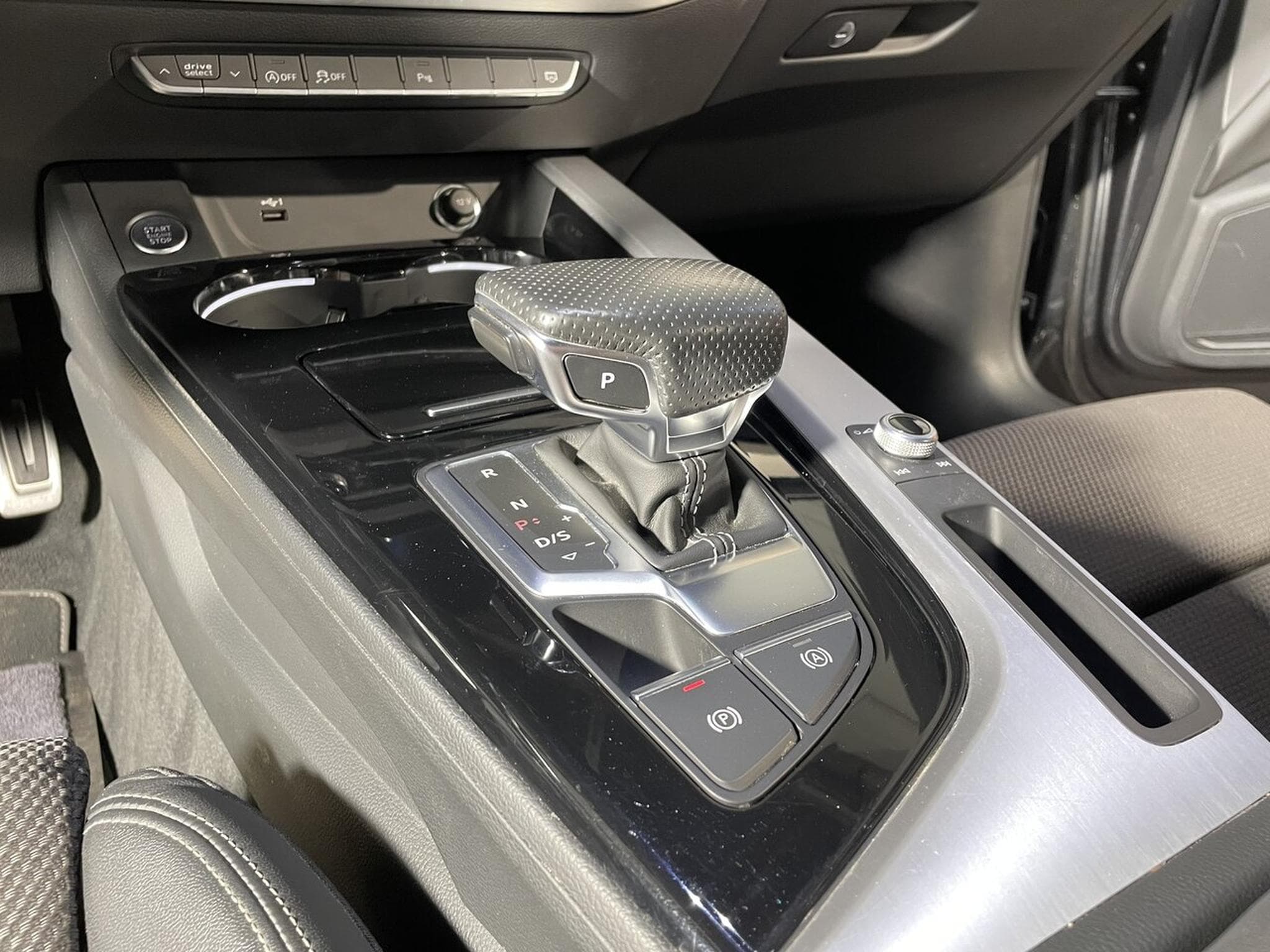 Audi A4 40 TDI 204 CV S-TRONIC 7 S LINE VIRTUAL COCKPIT (2022) - Photo 9