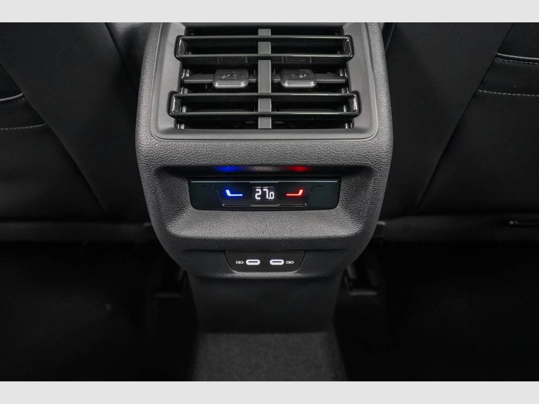 VW Tiguan 2,0 TDI DSG (2025) - Photo 17