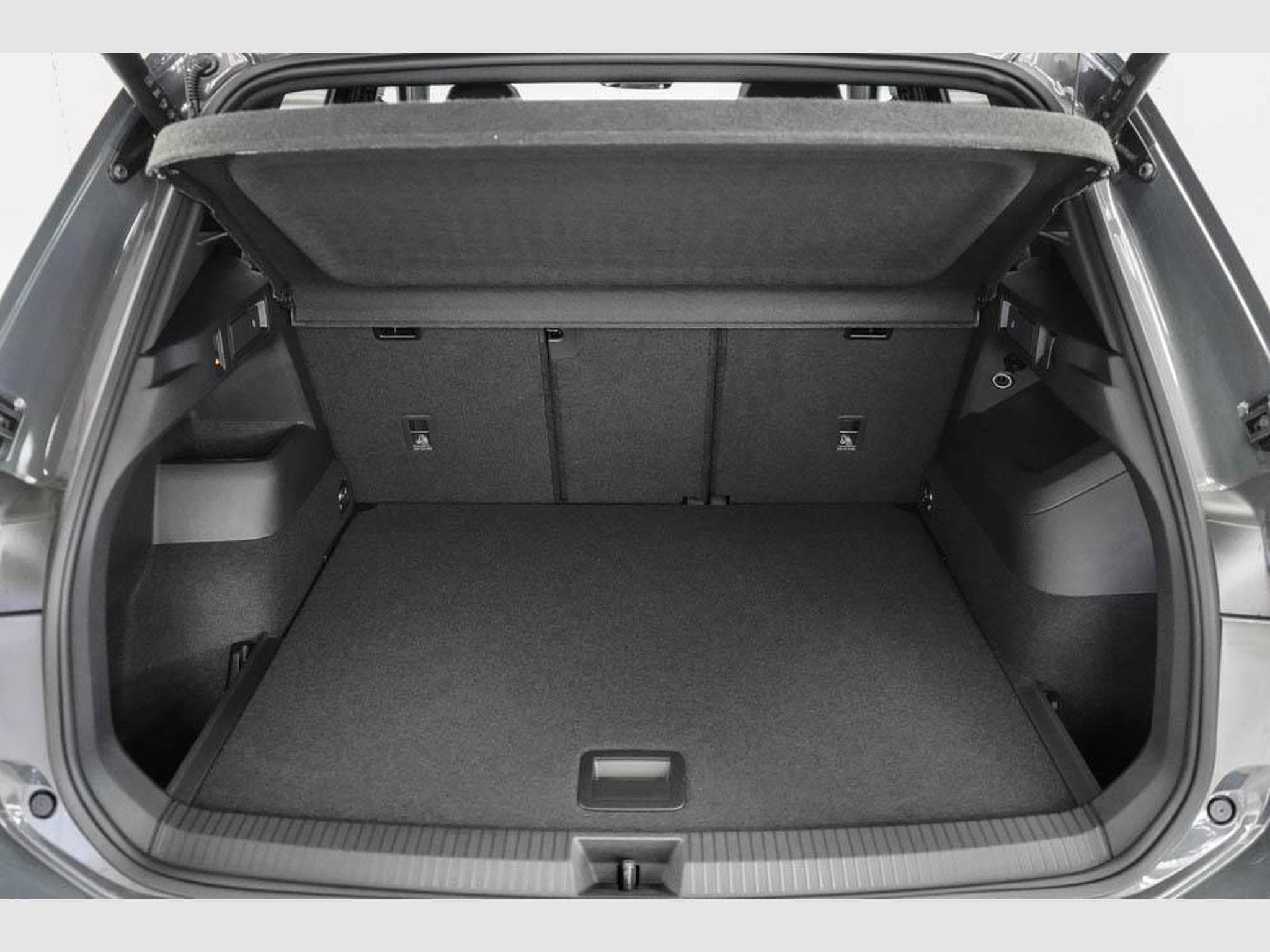 VW Tiguan 2,0 TDI DSG (2025) - Photo 18