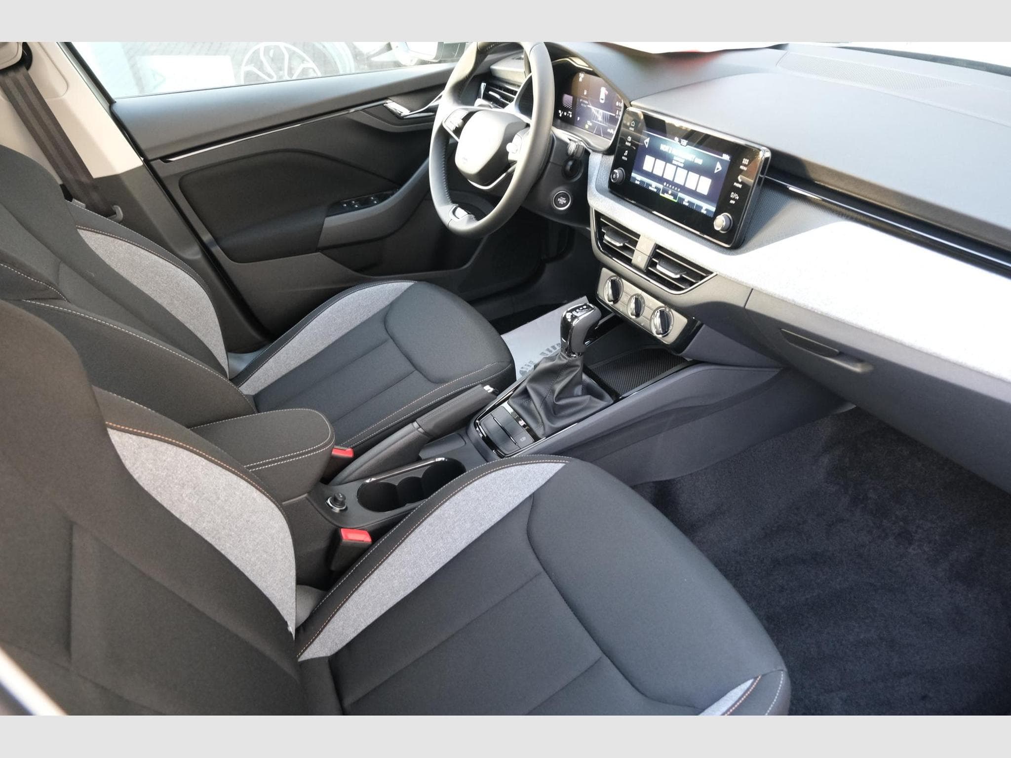 Skoda Scala 1.0 TSI DSG (2026) - Photo 8