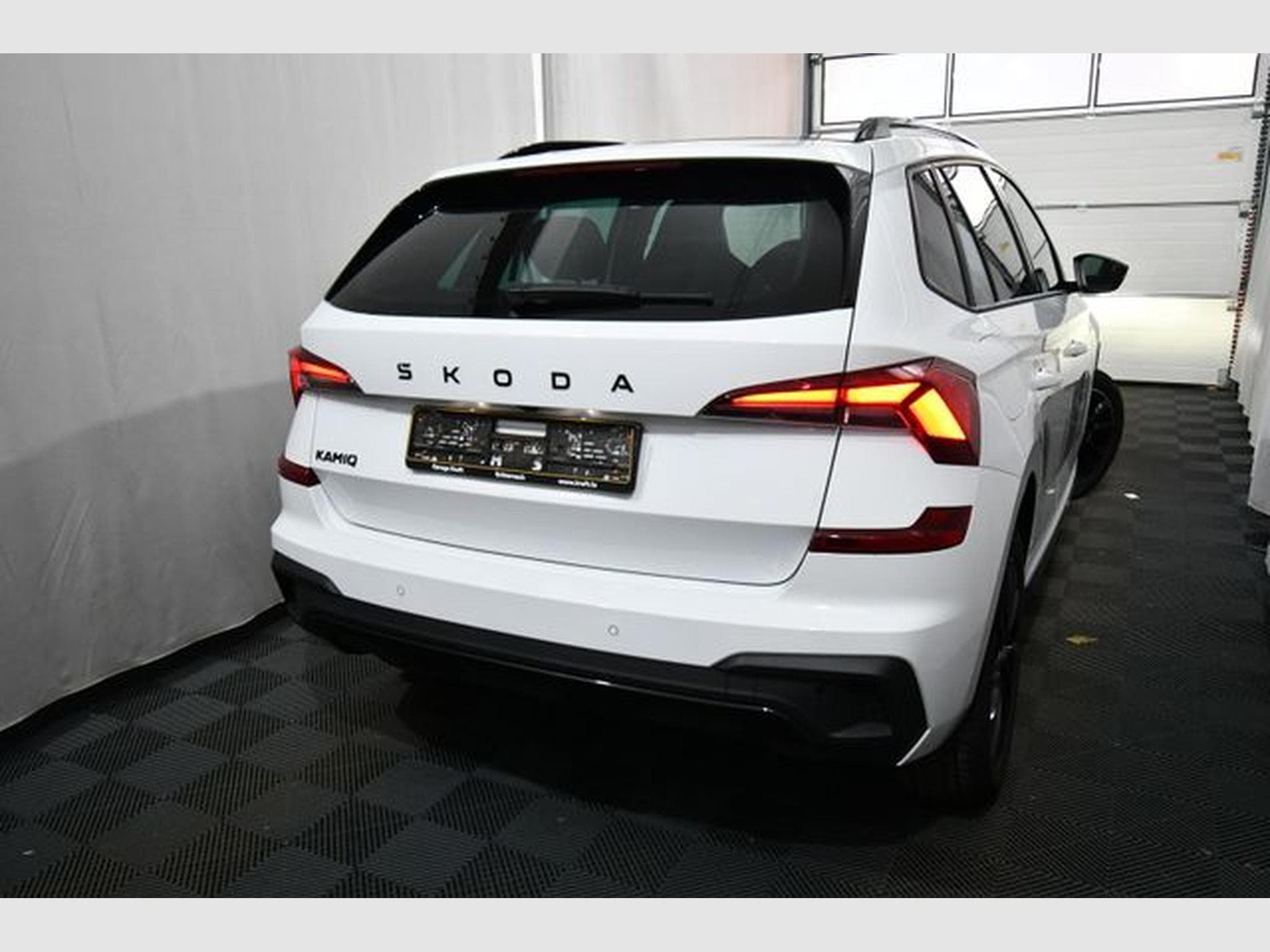 Skoda Kamiq Kamiq Monte Carlo, Navi, Pano., 17", R-View (2025) - Photo 4