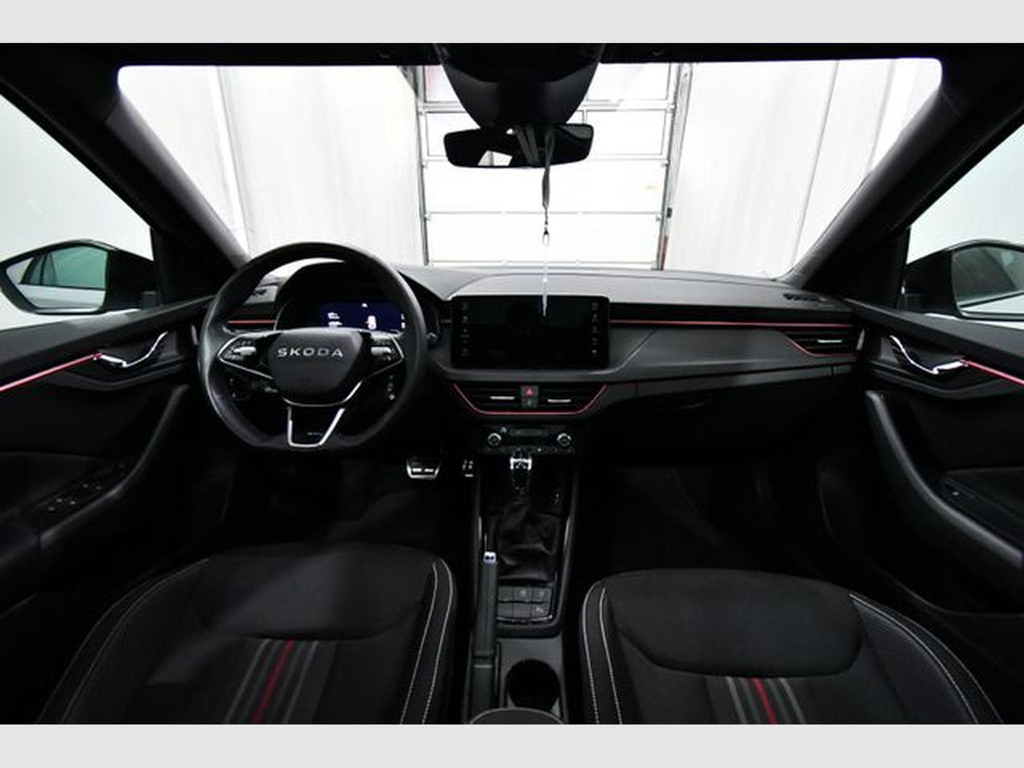 Skoda Kamiq Kamiq Monte Carlo, Navi, Pano., 17", R-View (2025) - Photo 6
