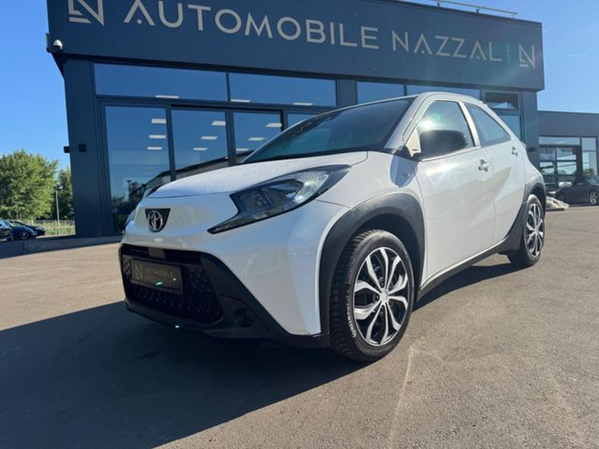 Toyota Aygo AYGO X PLAY *NAVI*8-FACH*KAMERA*5-TÜRER* (2023) - Photo 1