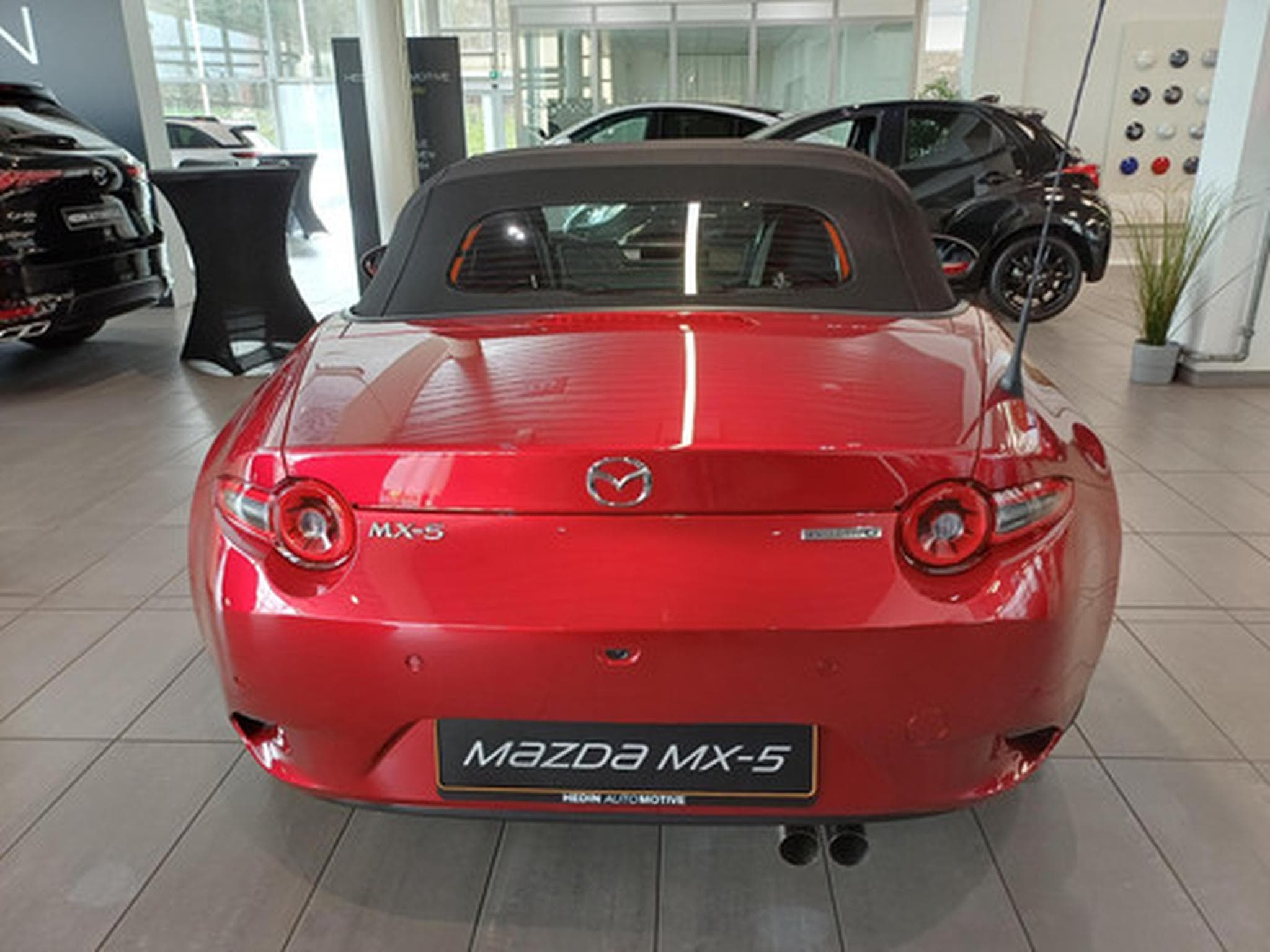 Mazda MX-5 1.5 Skyactiv-G 97kW Excl-Line Roadster (2025) - Photo 4