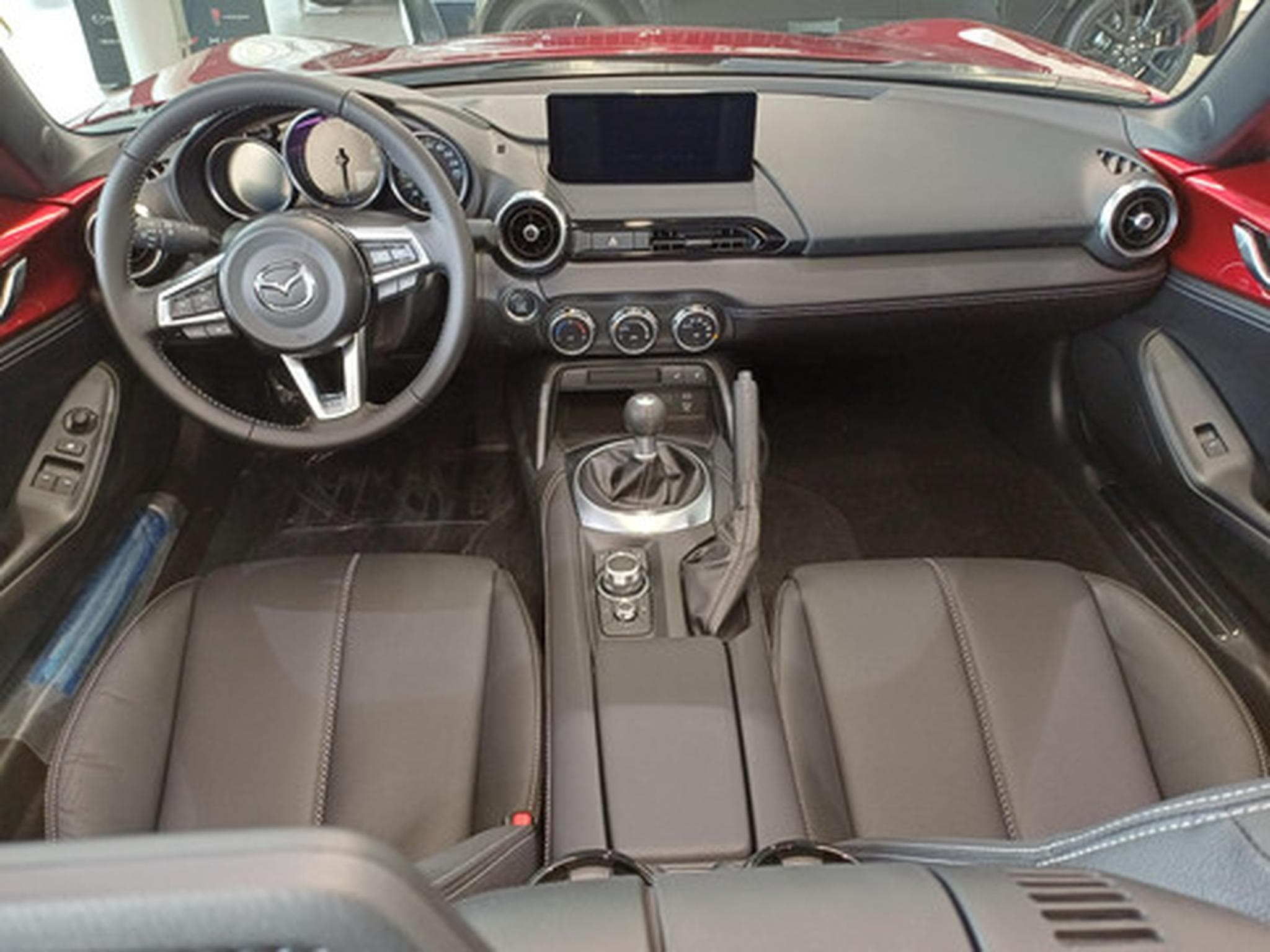 Mazda MX-5 1.5 Skyactiv-G 97kW Excl-Line Roadster (2025) - Photo 6