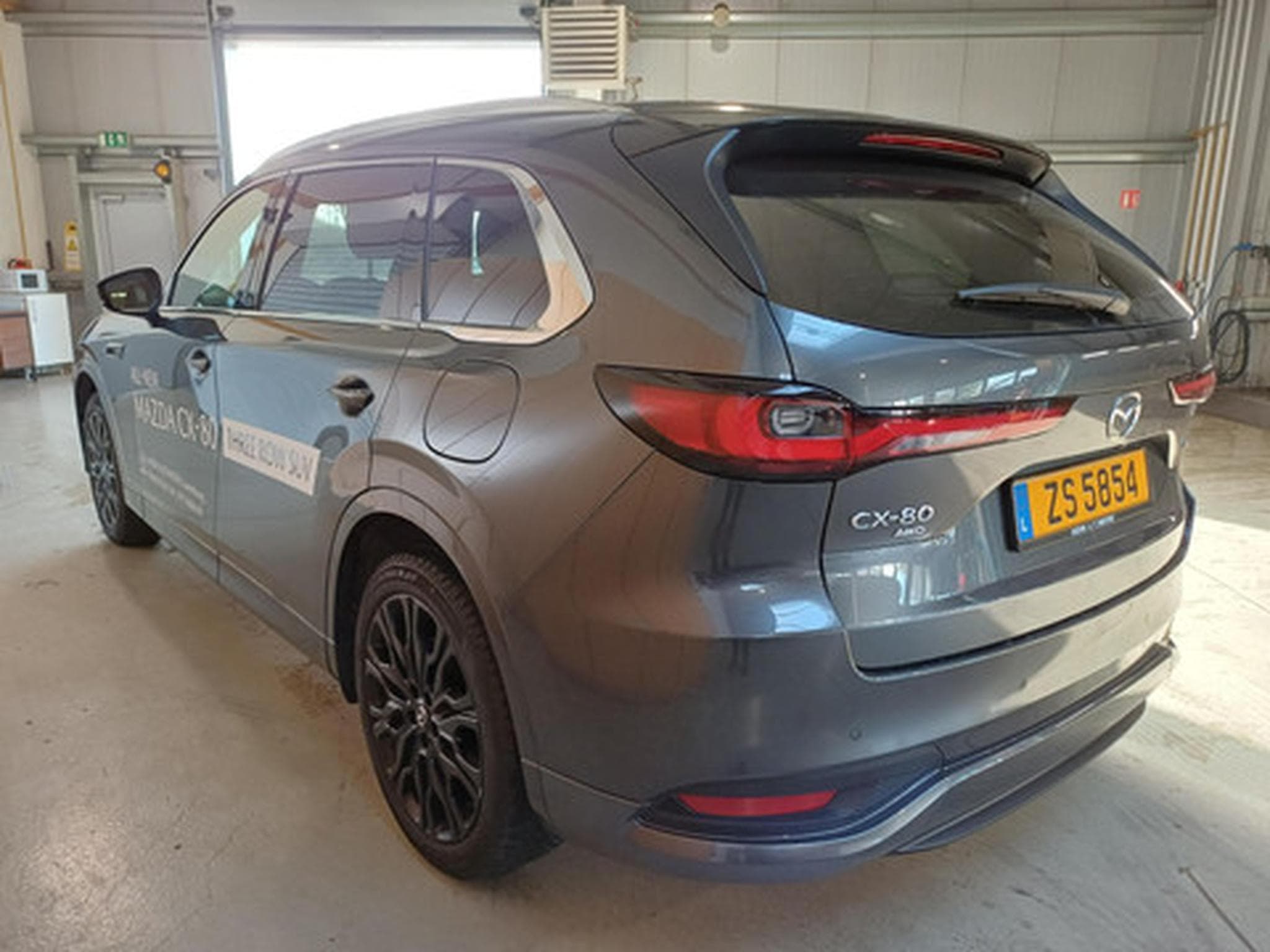 Mazda CX-80 3.3 187kW Auto Homura AWD +C&S+6pl. (2025) - Photo 5