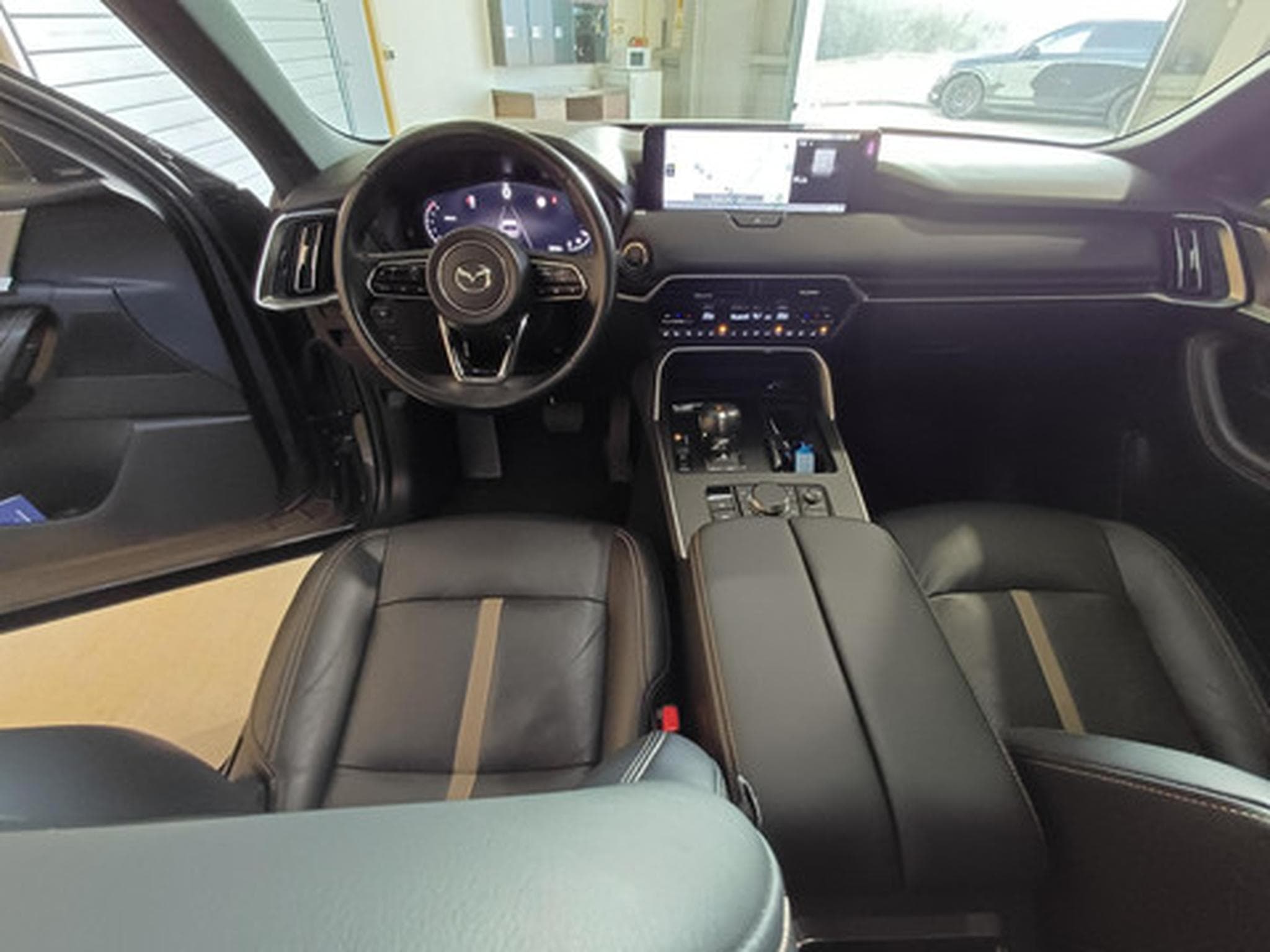 Mazda CX-80 3.3 187kW Auto Homura AWD +C&S+6pl. (2025) - Photo 7