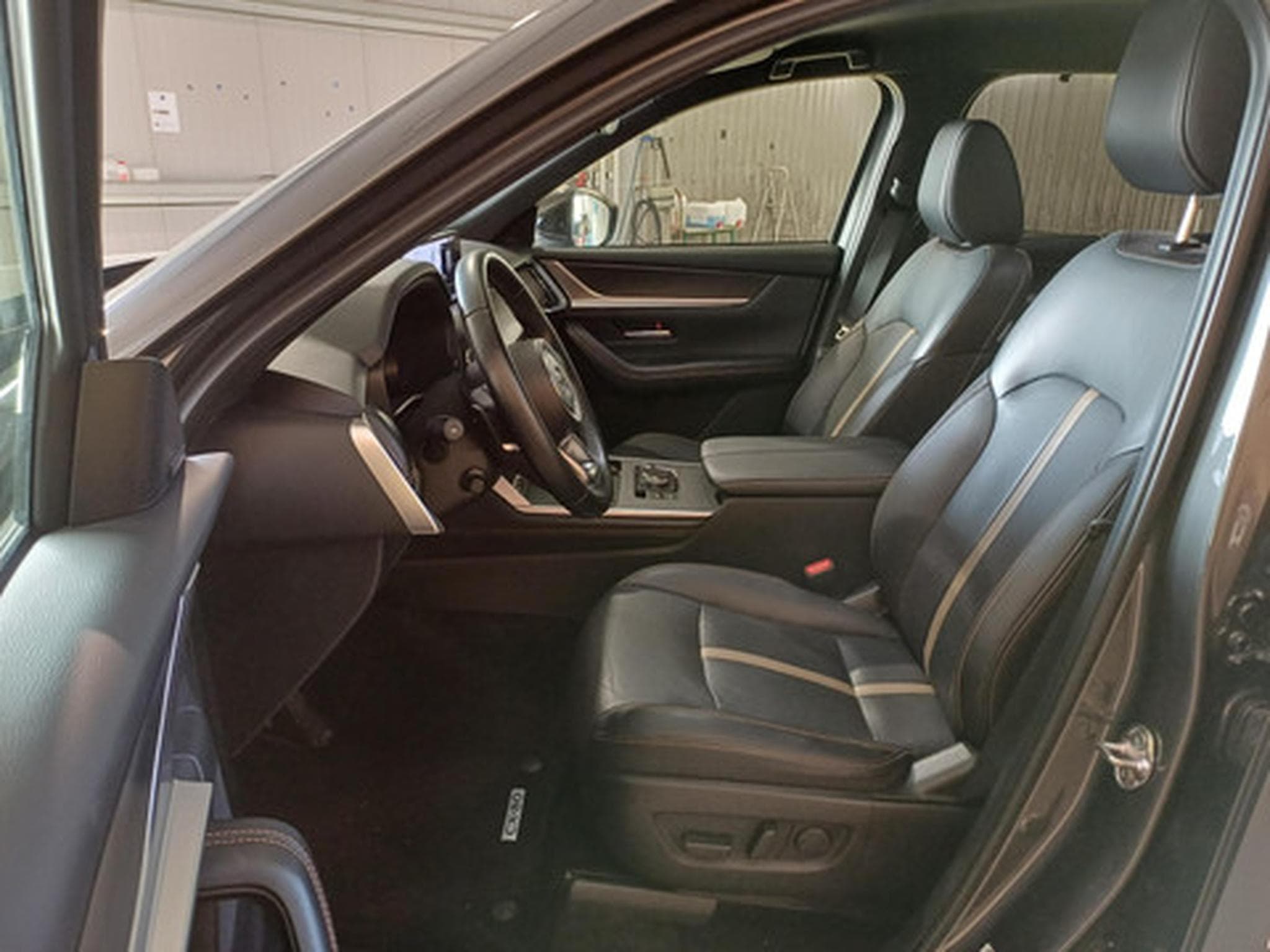 Mazda CX-80 3.3 187kW Auto Homura AWD +C&S+6pl. (2025) - Photo 8