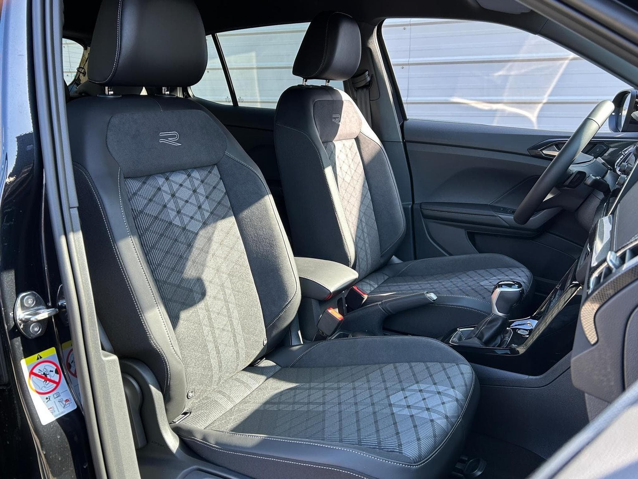 VW T-Cross R-Line (2026) - Photo 11
