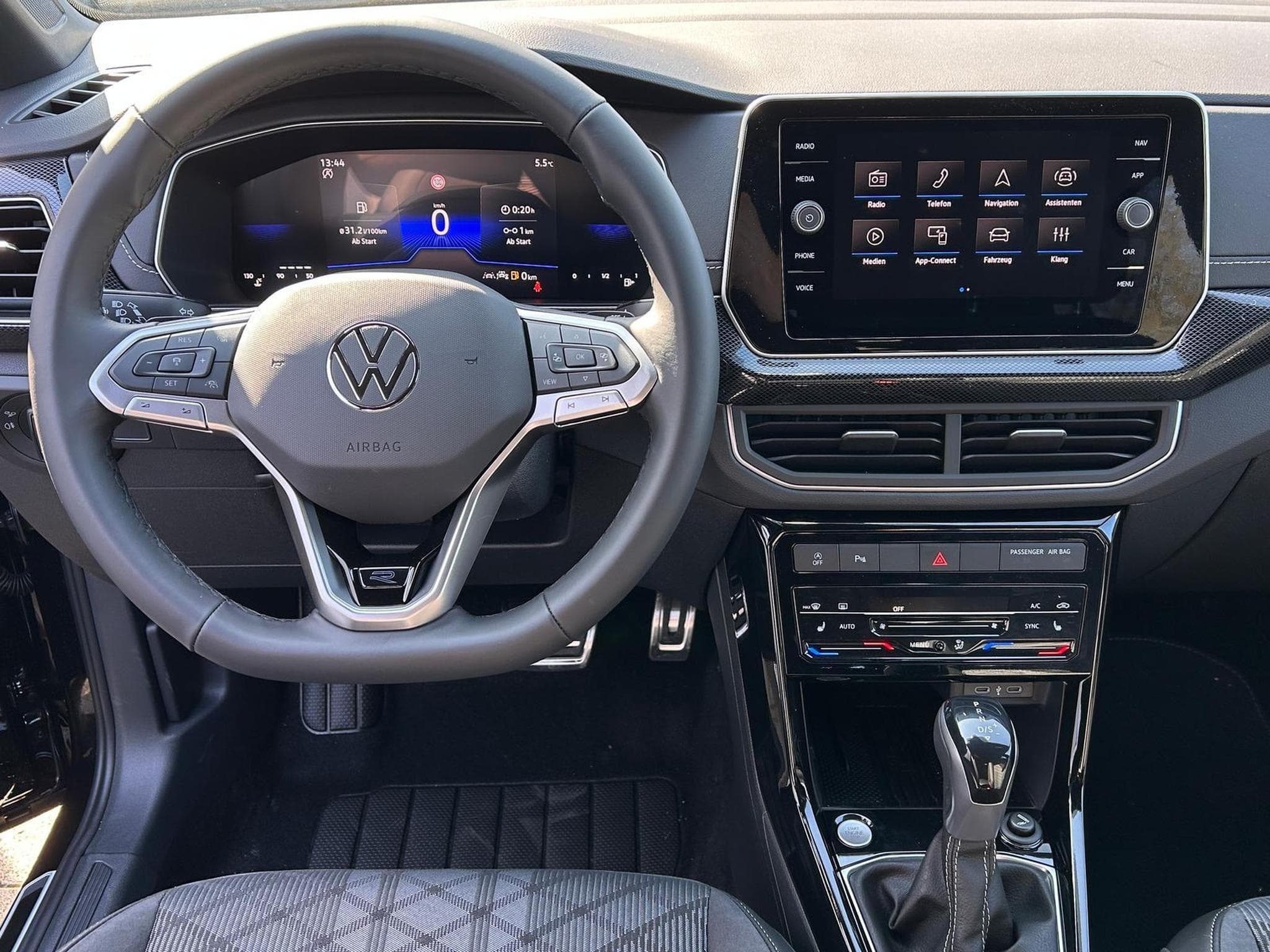 VW T-Cross R-Line (2026) - Photo 7