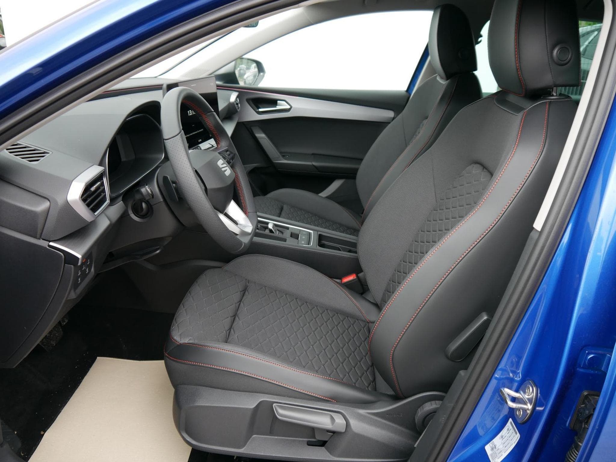 Cupra Leon FR 1.5 eTSI (2025) - Photo 8