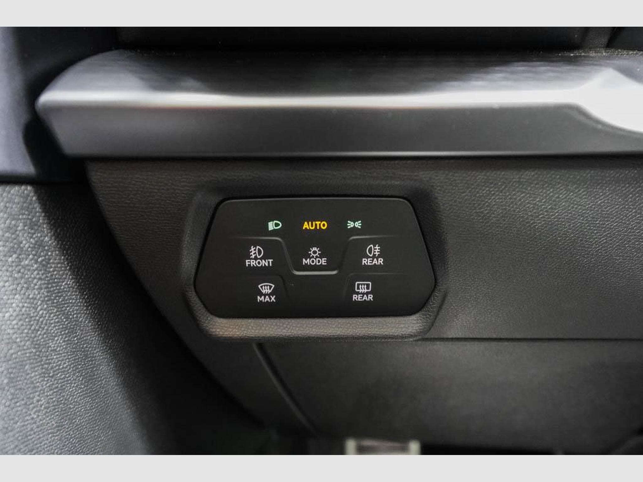 Cupra Leon ST 2,0 TSI (2025) - Photo 11