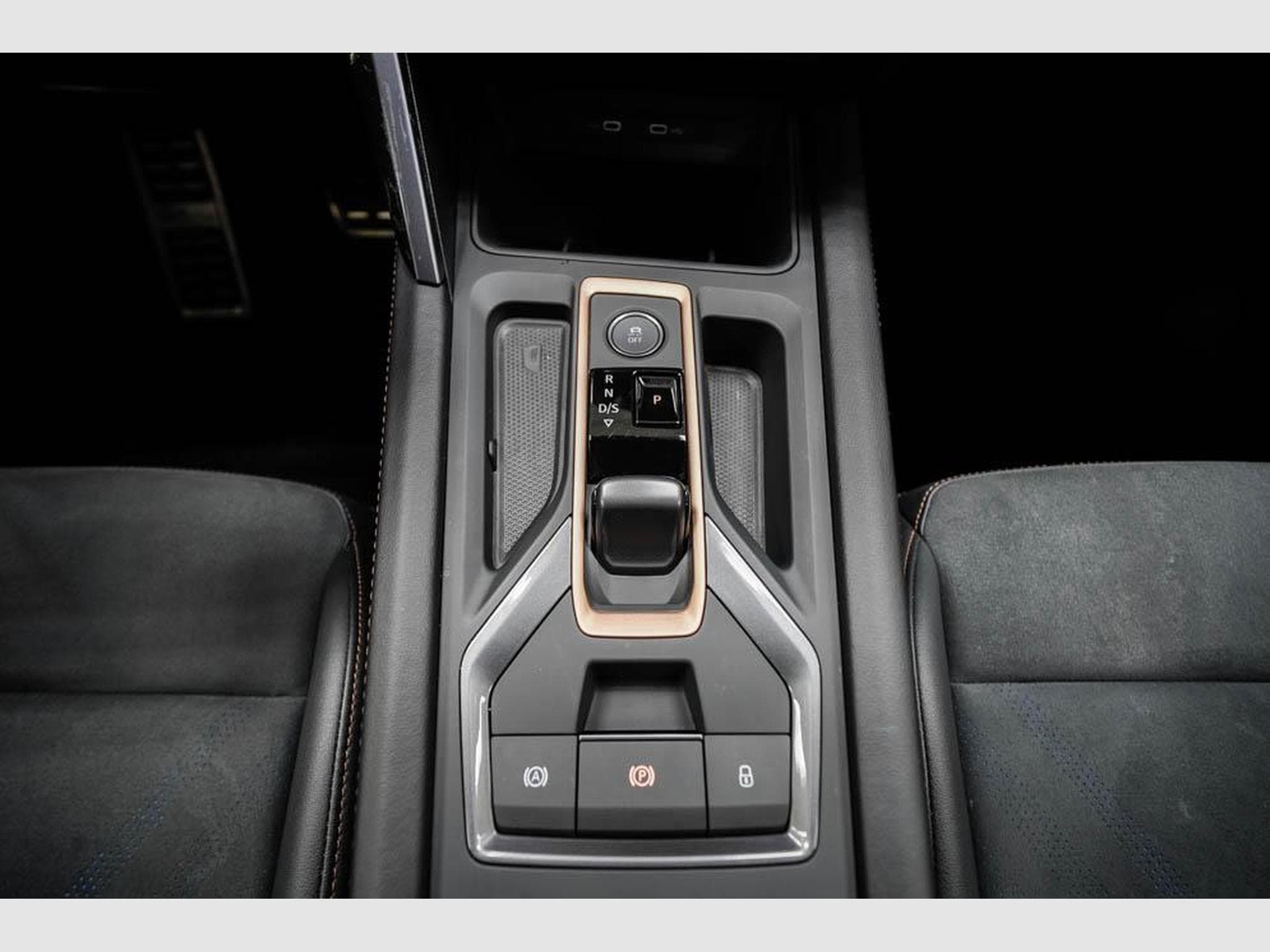 Cupra Leon ST 2,0 TSI (2025) - Photo 12