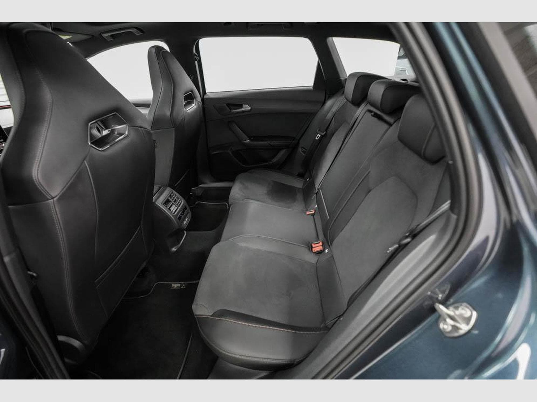 Cupra Leon ST 2,0 TSI (2025) - Photo 16