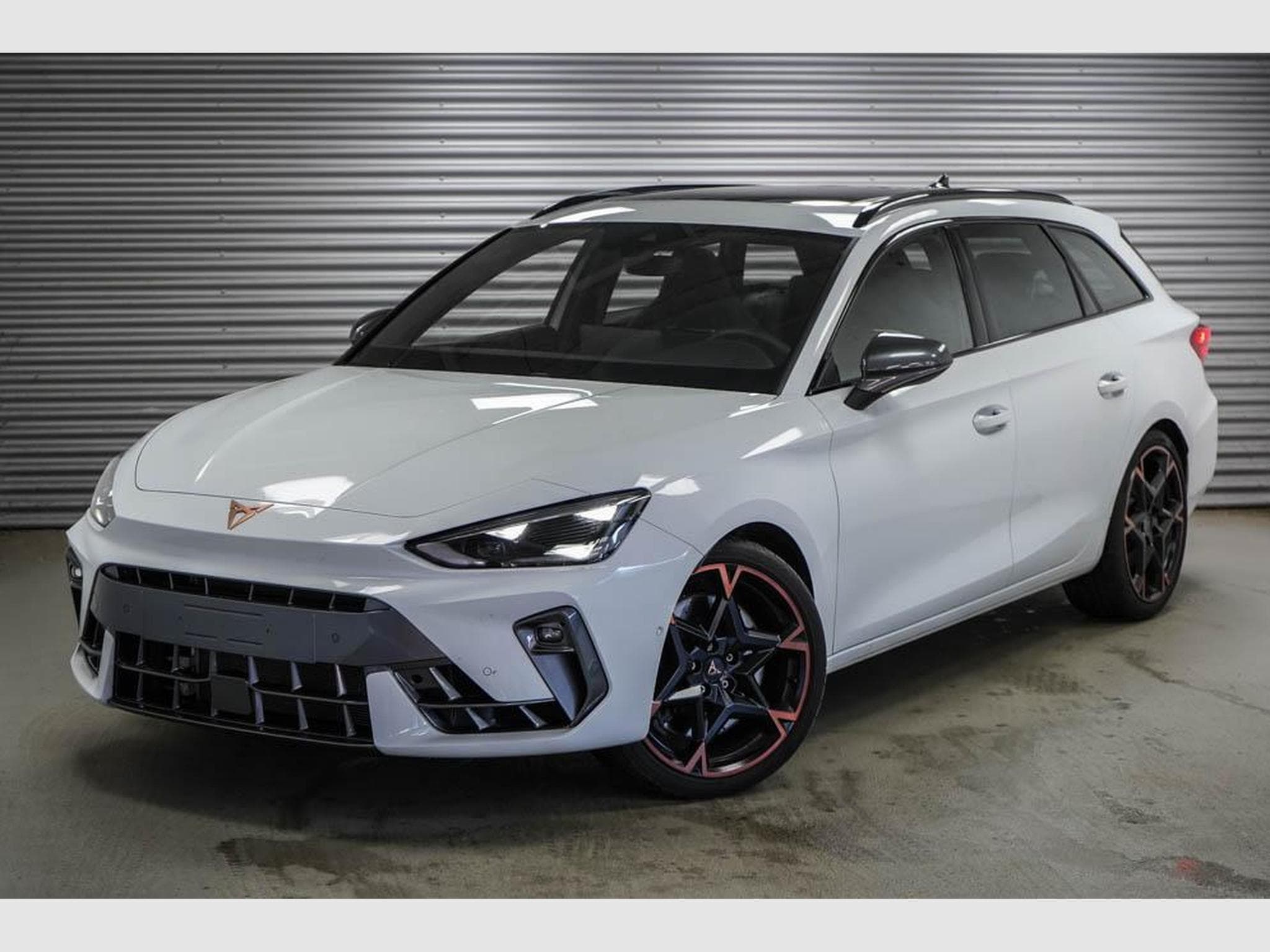 Cupra Leon ST 2,0 TSI (2025) - Photo 1