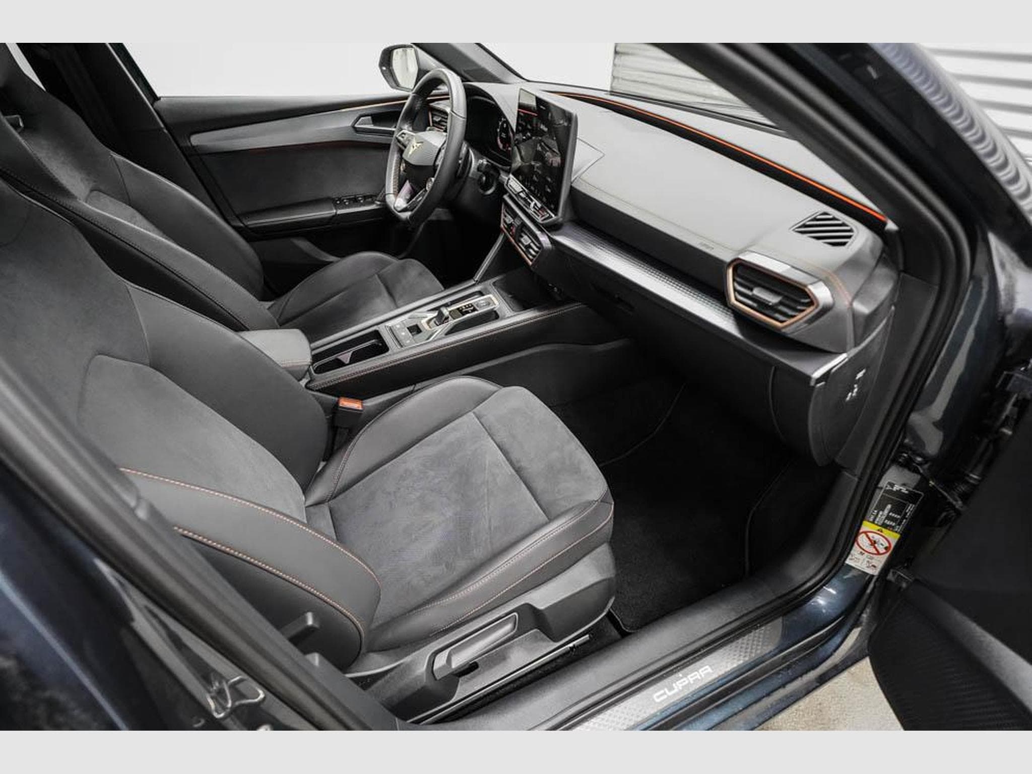 Cupra Leon ST 2,0 TSI (2025) - Photo 20