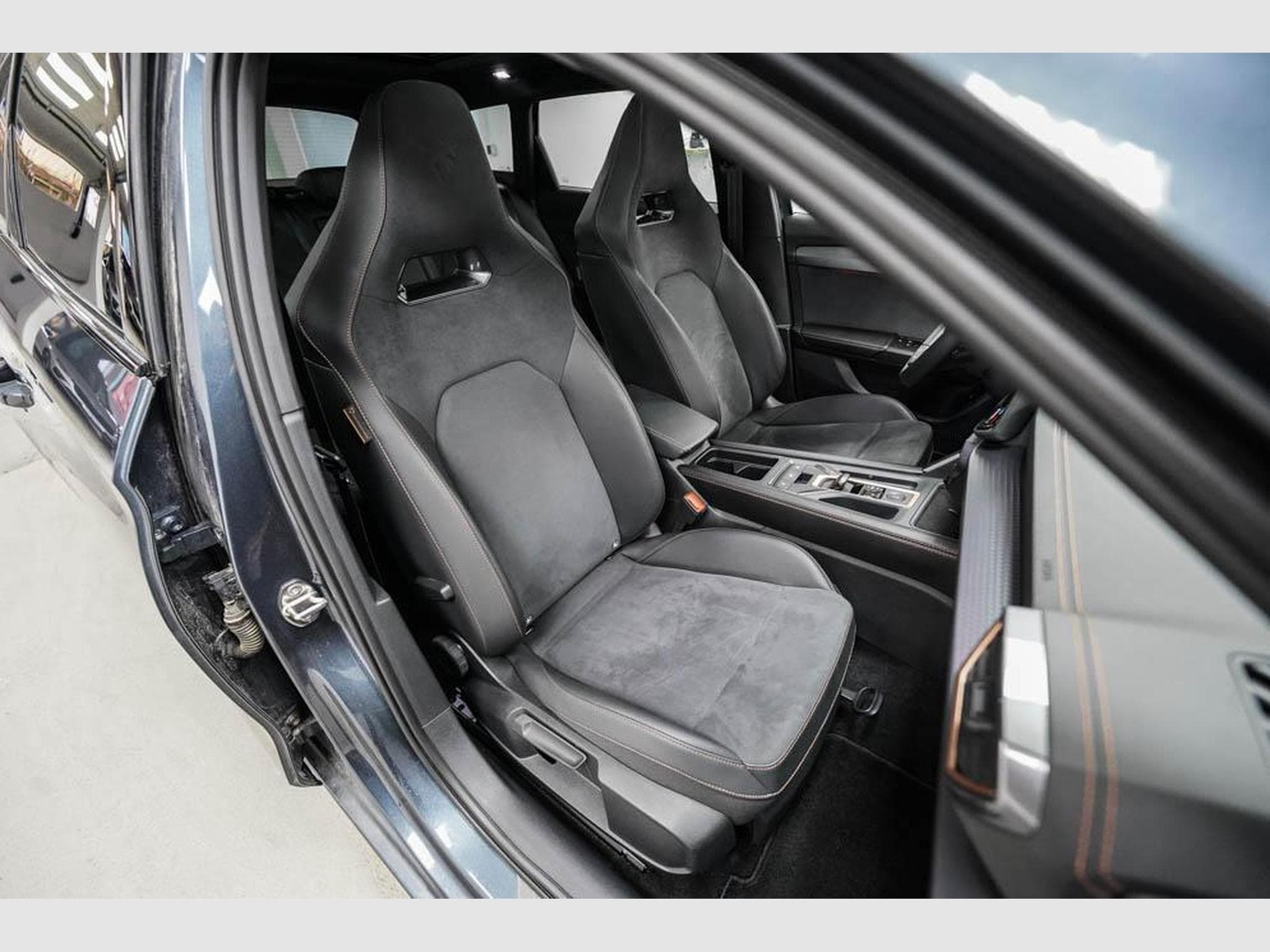 Cupra Leon ST 2,0 TSI (2025) - Photo 21