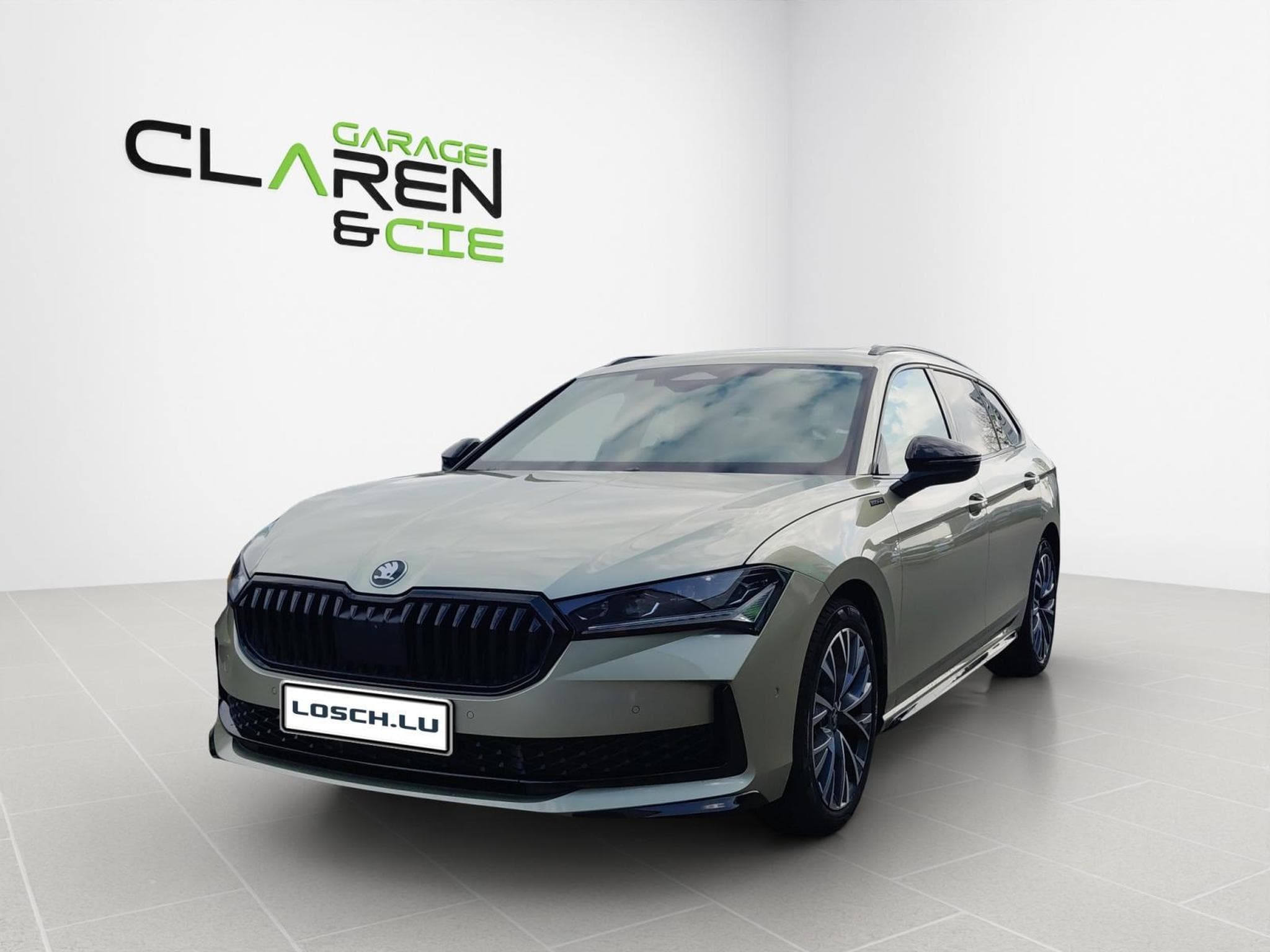 Skoda Superb Sportline (2026) - Photo 2