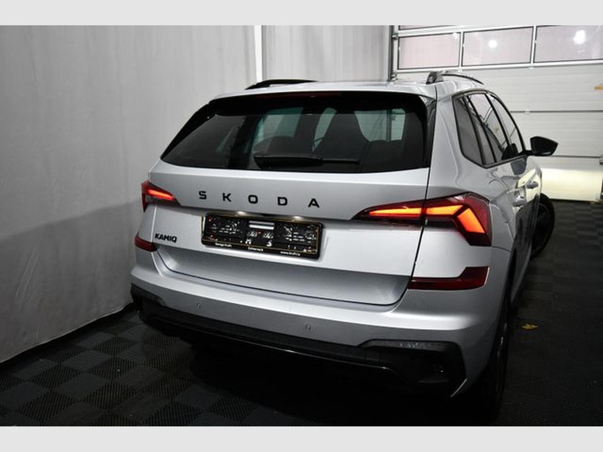 Skoda Kamiq Kamiq Monte Carlo, Pano., 17", Nnavi, ACC, R-Vie (2025) - Photo 4