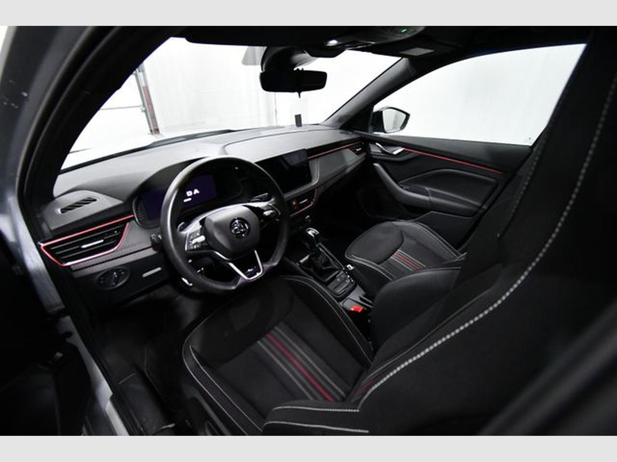 Skoda Kamiq Kamiq Monte Carlo, Pano., 17", Nnavi, ACC, R-Vie (2025) - Photo 6